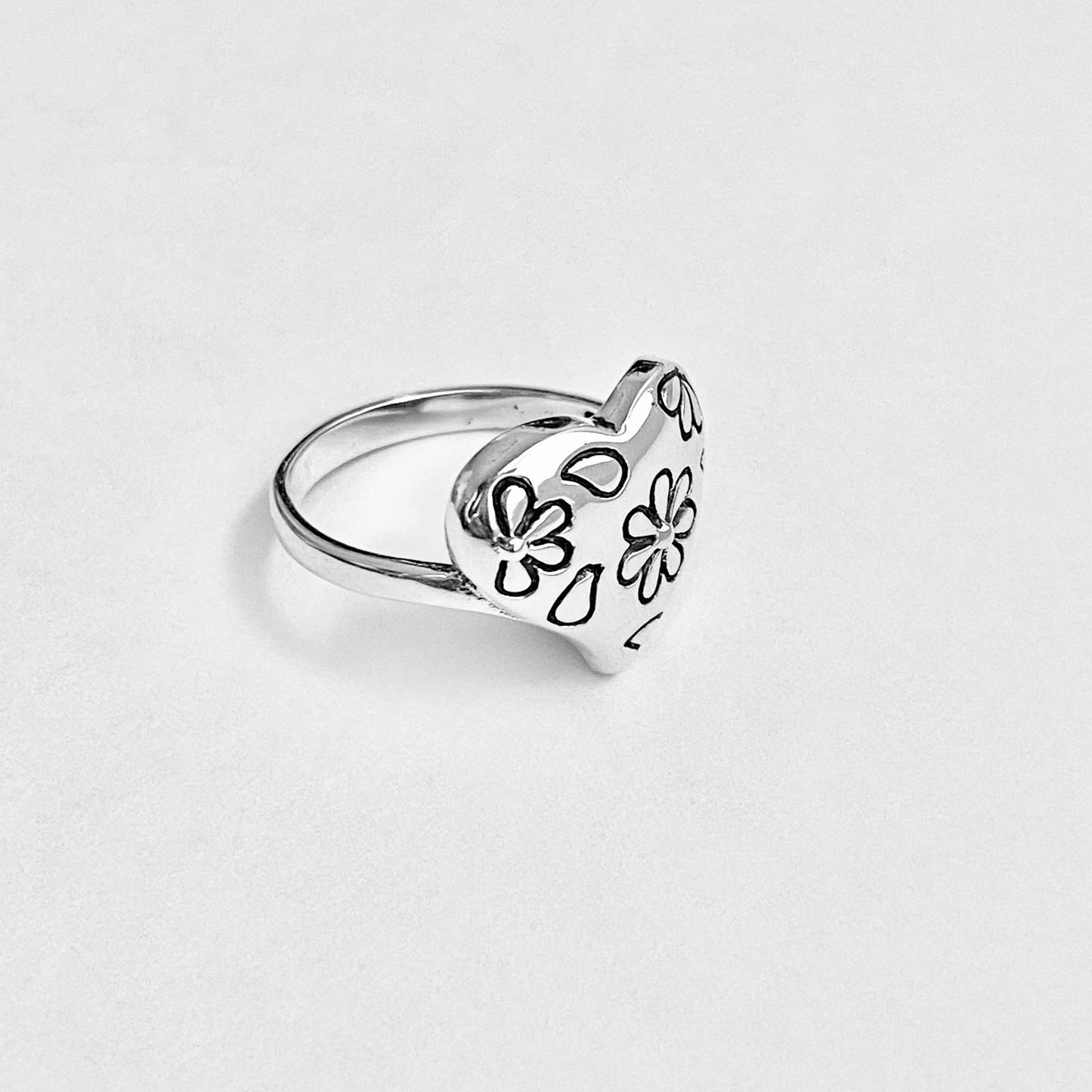 925 Sterling Silver Daisy Puff Heart Ring | Floral & Love Jewelry