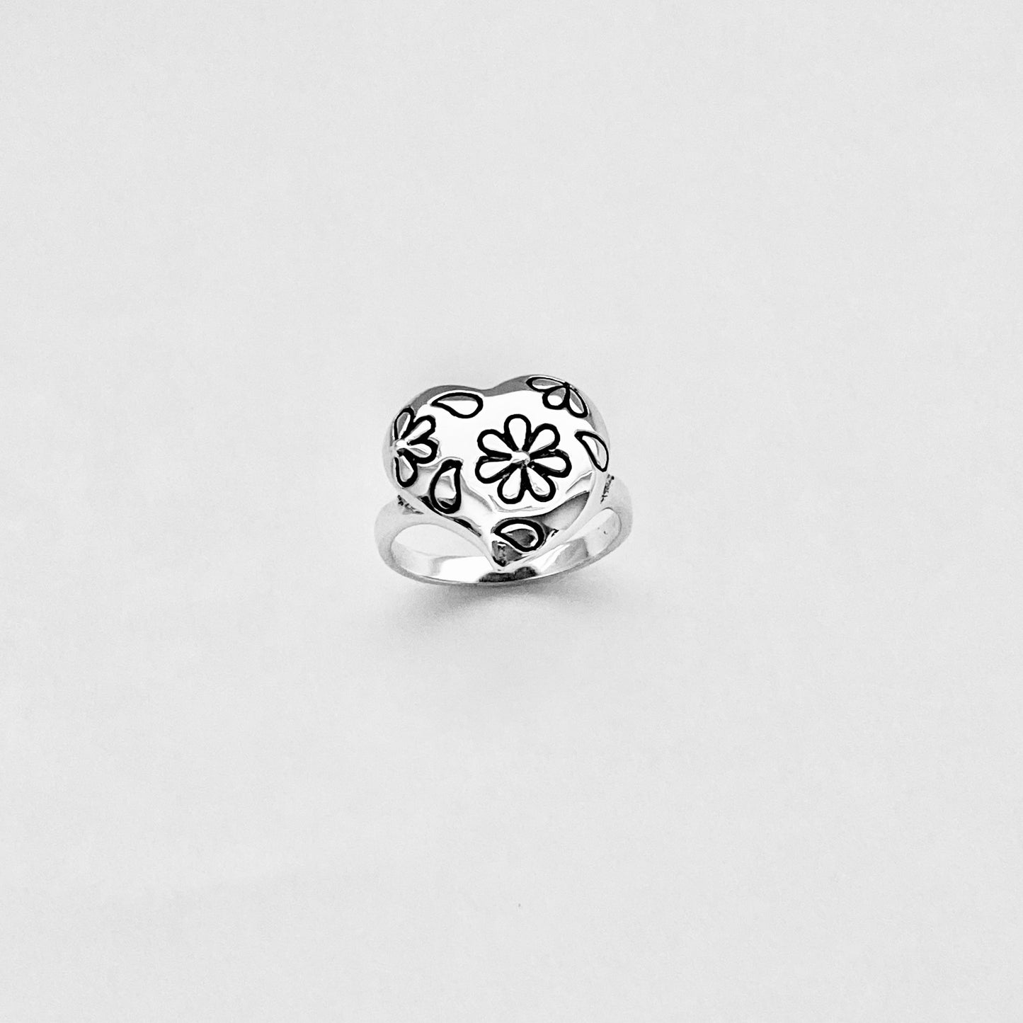 925 Sterling Silver Daisy Puff Heart Ring | Floral & Love Jewelry