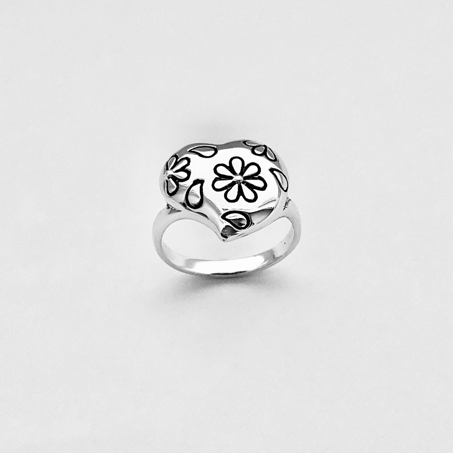 925 Sterling Silver Daisy Puff Heart Ring | Floral & Love Jewelry