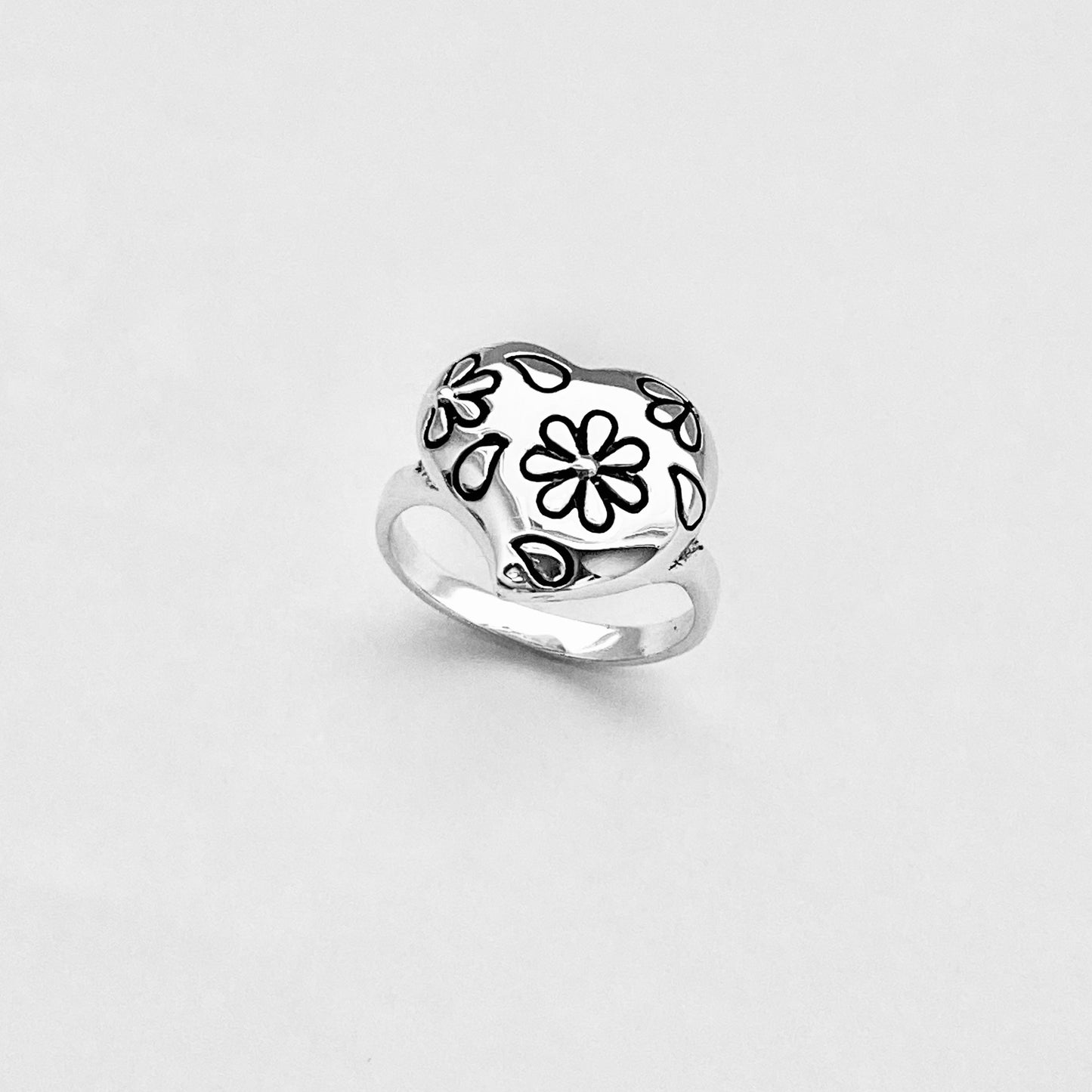 925 Sterling Silver Daisy Puff Heart Ring | Floral & Love Jewelry