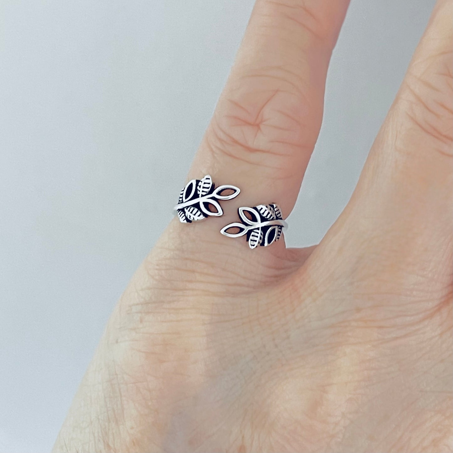 Sterling Silver Alternating Leaves Toe Ring, Tree of Life Silver Leaf Rings
