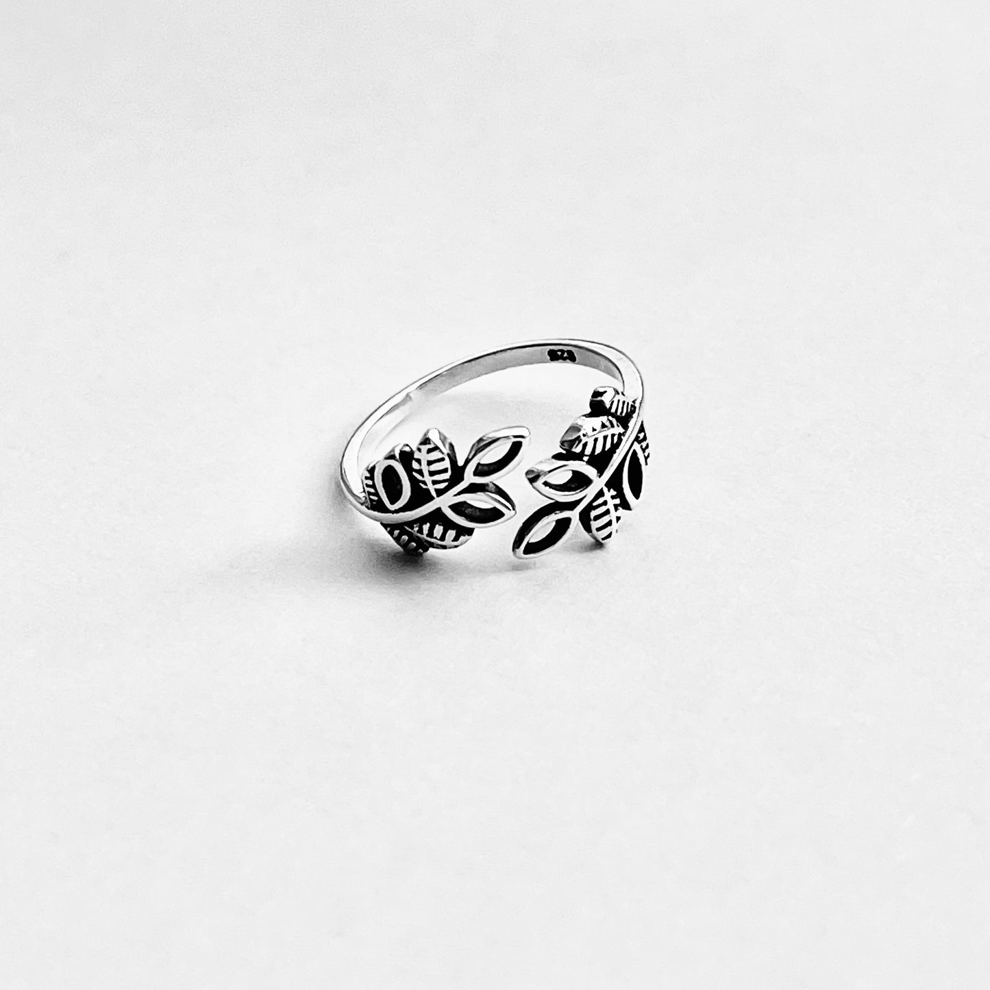 Sterling Silver Alternating Leaves Toe Ring, Tree of Life Silver Leaf Rings