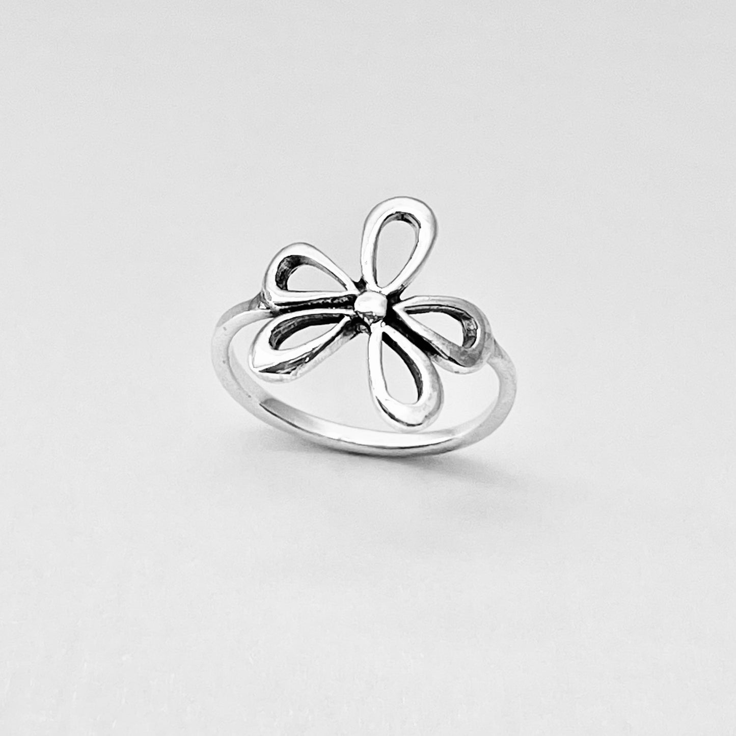 Sterling Silver Large Daisy Flower Ring – Floral Statement Boho Silver Rings