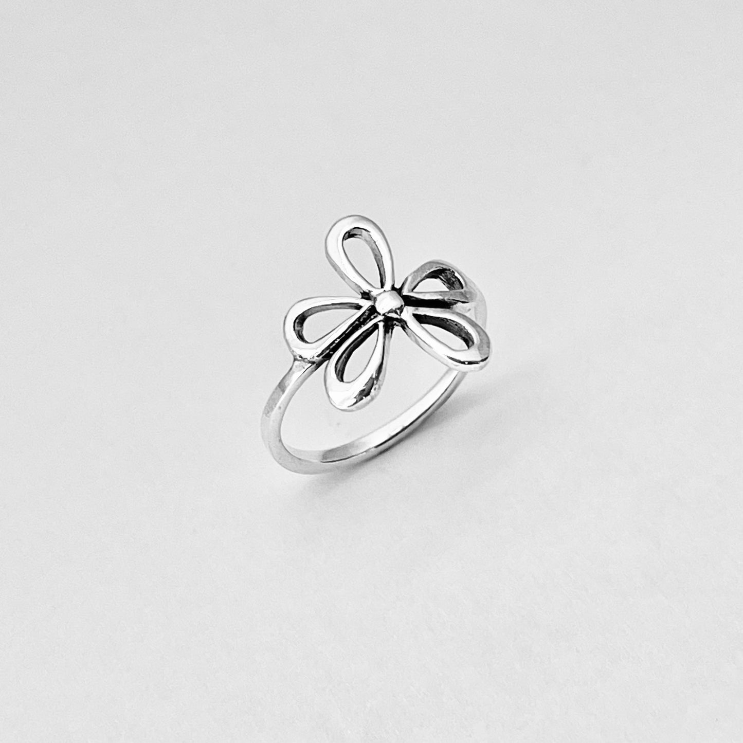 Sterling Silver Large Daisy Flower Ring – Floral Statement Boho Silver Rings
