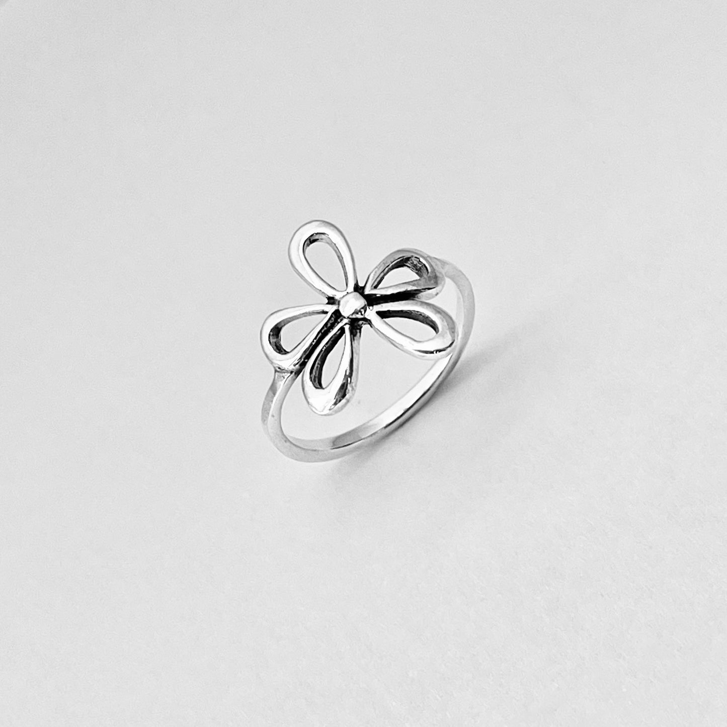 Sterling Silver Large Daisy Flower Ring – Floral Statement Boho Silver Rings
