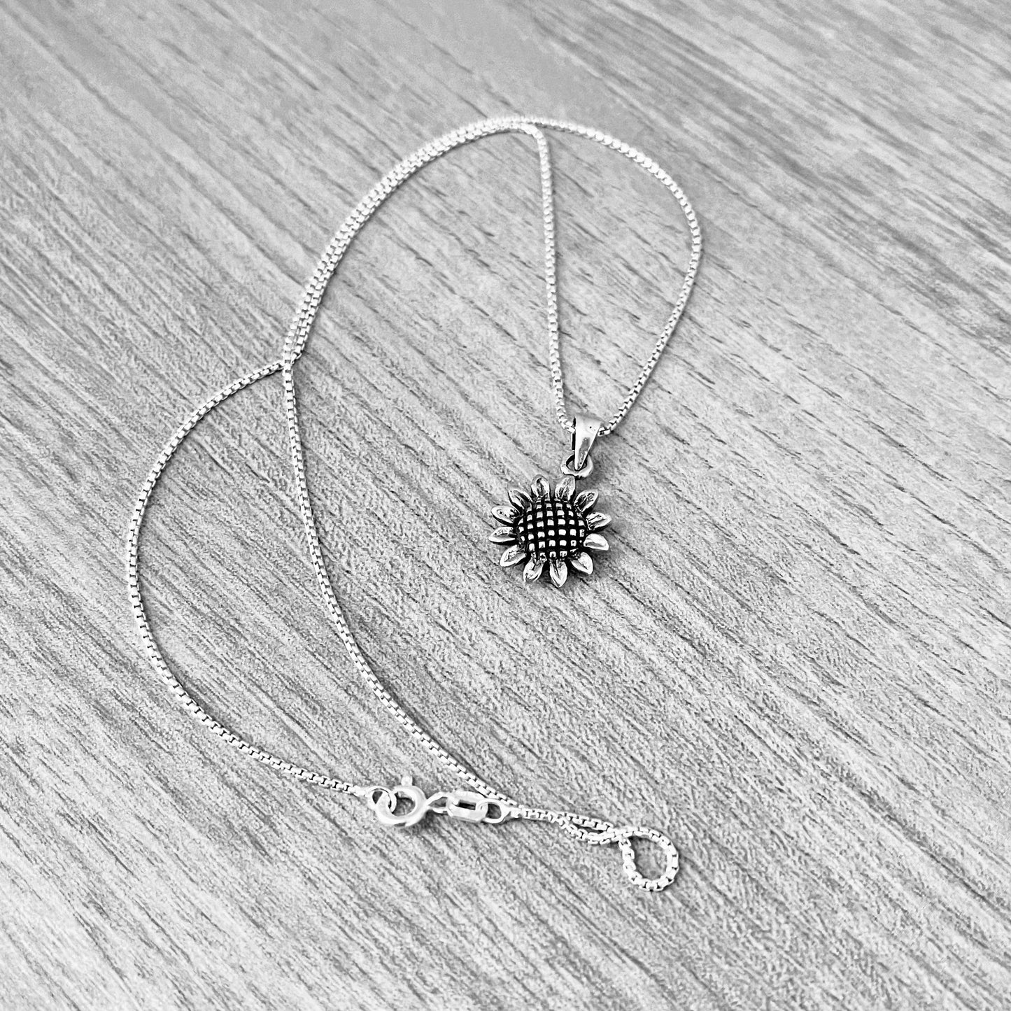 Sterling Silver Dainty Sunflower Necklace – Minimalist Flower Pendant Silver Chain