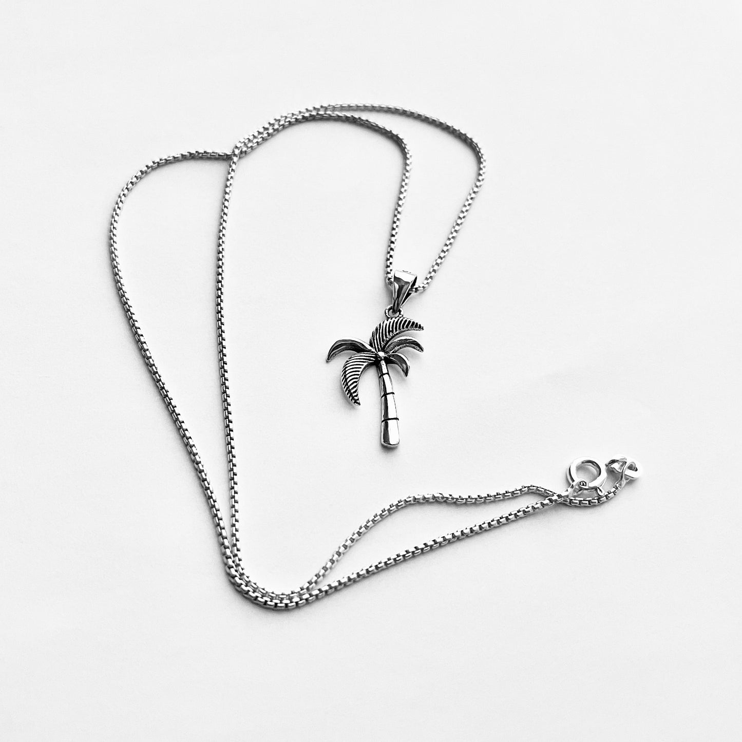 Sterling Silver Small Palm Tree Necklace – Minimalist Tropical Pendant Chain