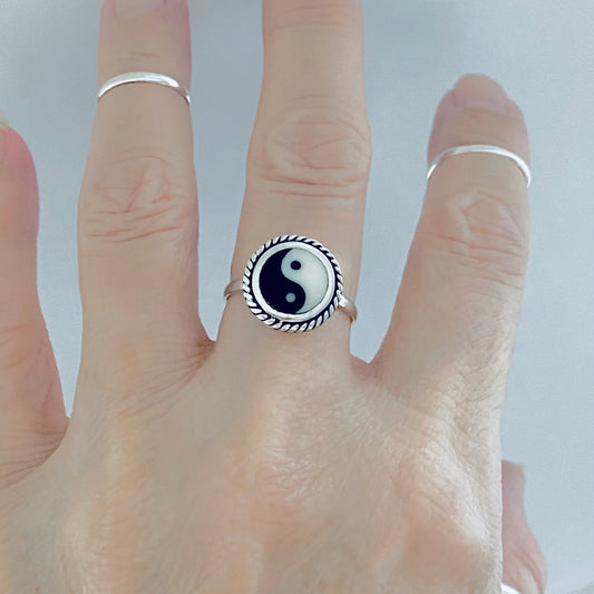 925 Sterling Silver Round Yin and Yang Ring with Rope | Yoga Balance of Life Silver Rings
