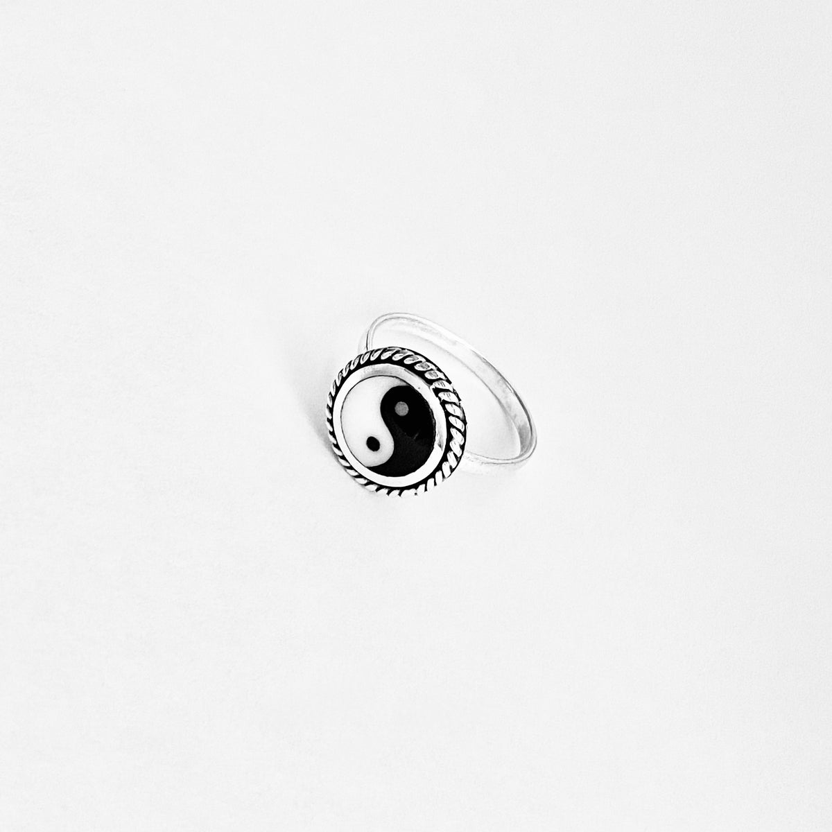 925 Sterling Silver Round Yin and Yang Ring with Rope | Yoga Balance of Life Silver Rings