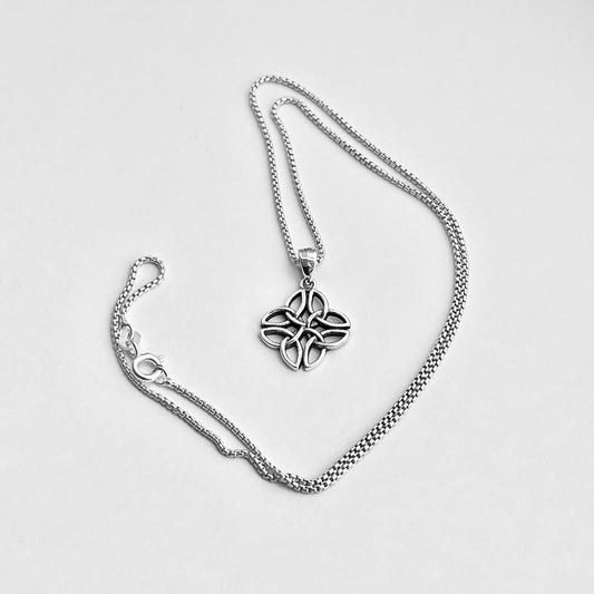 925 Sterling Silver Quadruple Triquetra Necklace | Trinity Celtic Knots Silver Chain