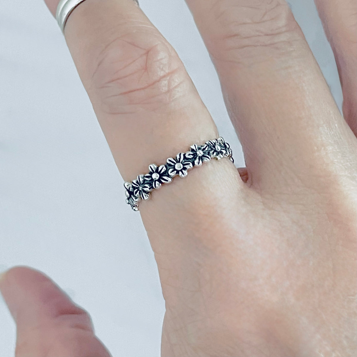925 Sterling Silver Eternity Small Daisy Band Ring – Dainty Stackable Flower Wedding Bands