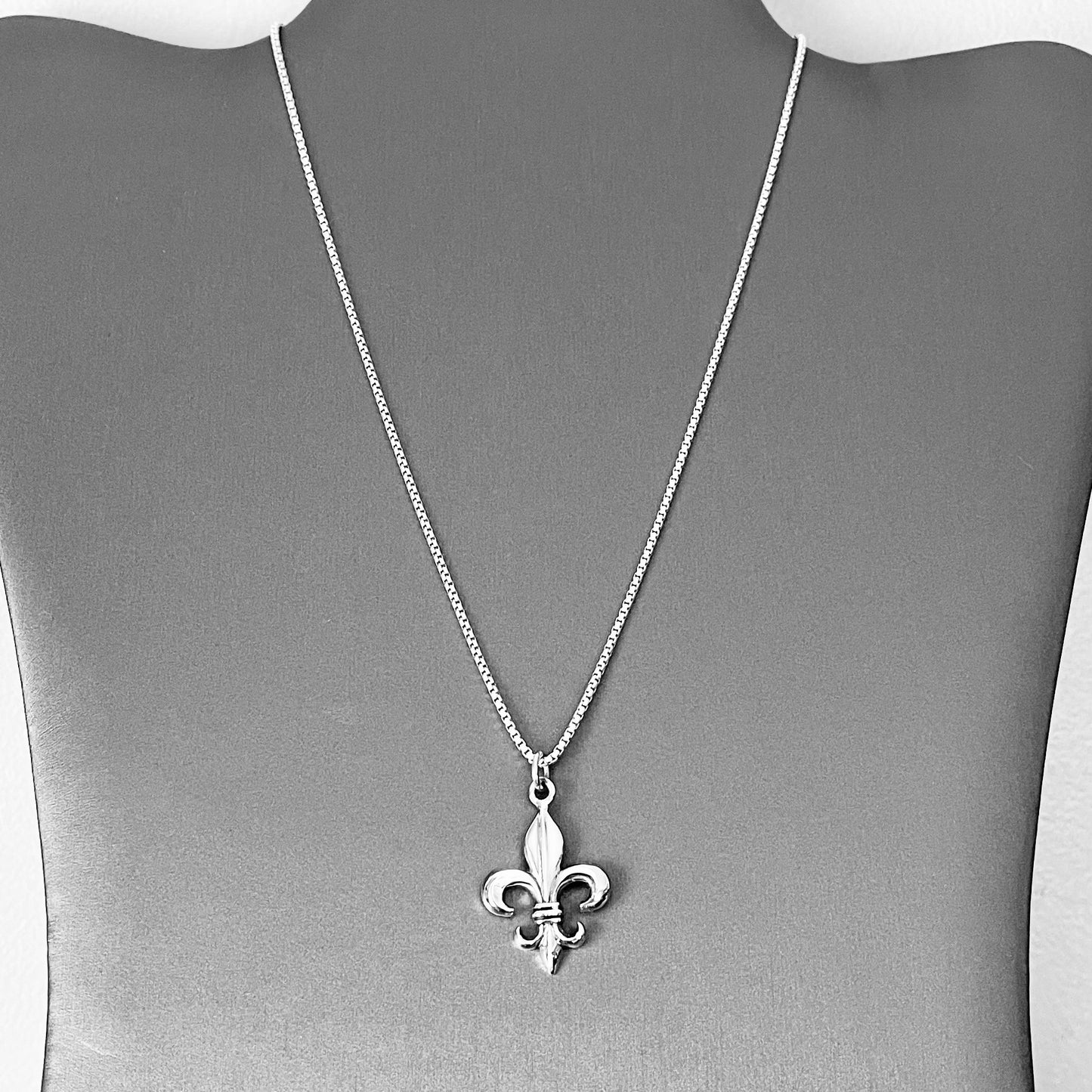 Sterling Silver Saints Fleur de Lis Necklace – France Symbol Lily Silver Pendant Chain