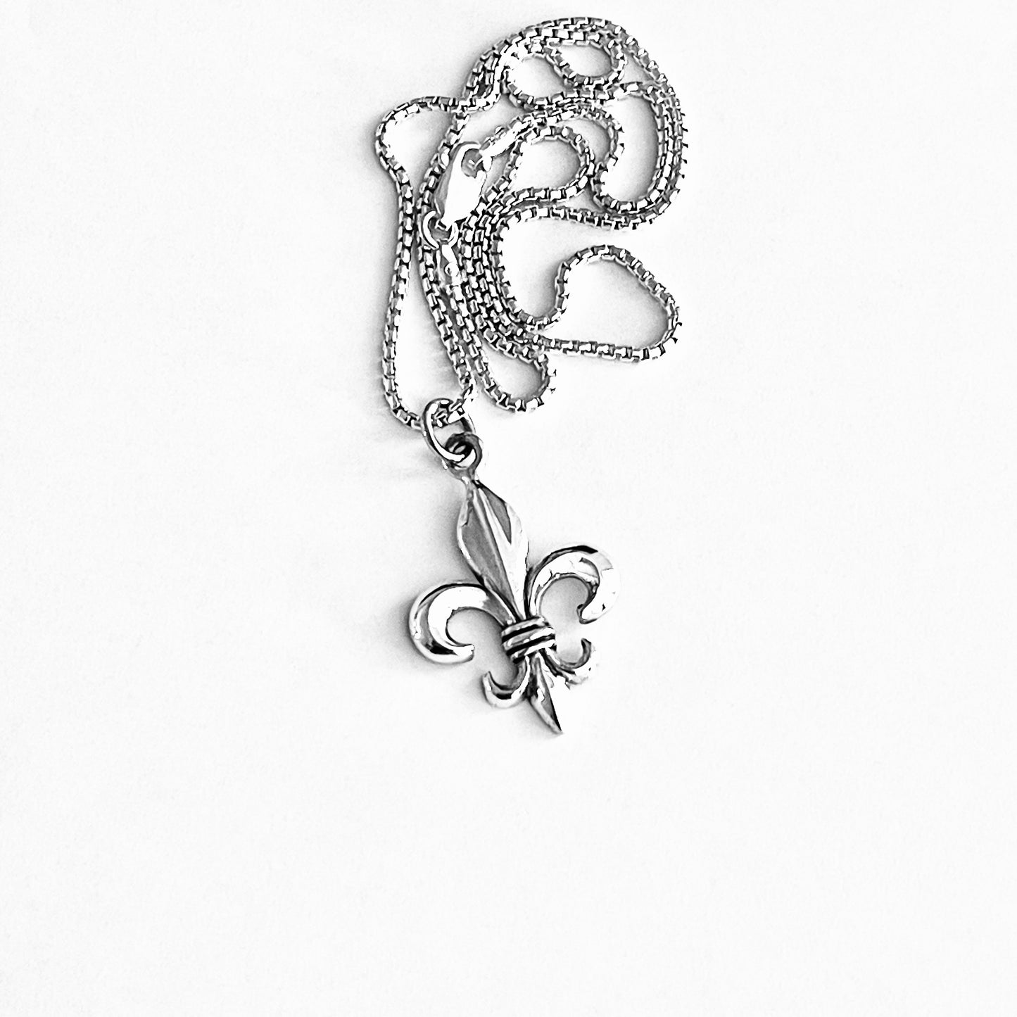 Sterling Silver Saints Fleur de Lis Necklace – France Symbol Lily Silver Pendant Chain
