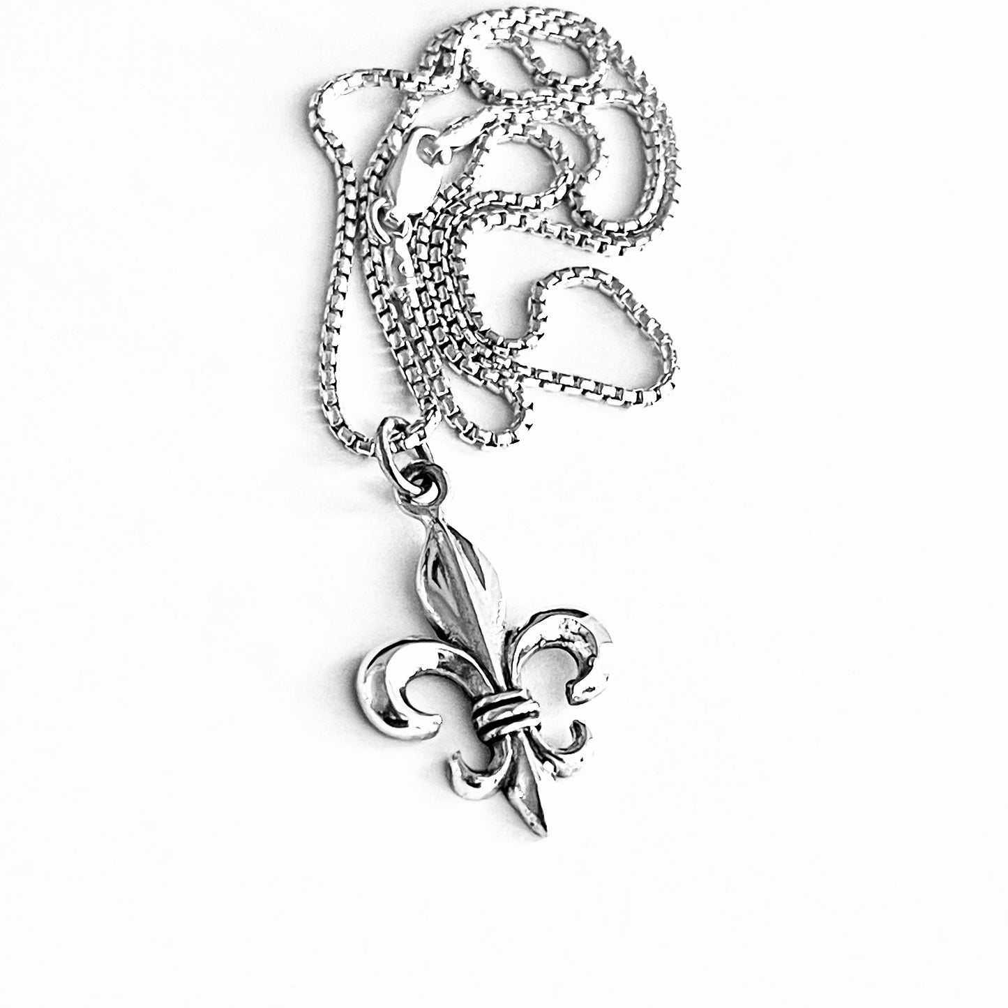 Sterling Silver Saints Fleur de Lis Necklace – France Symbol Lily Silver Pendant Chain