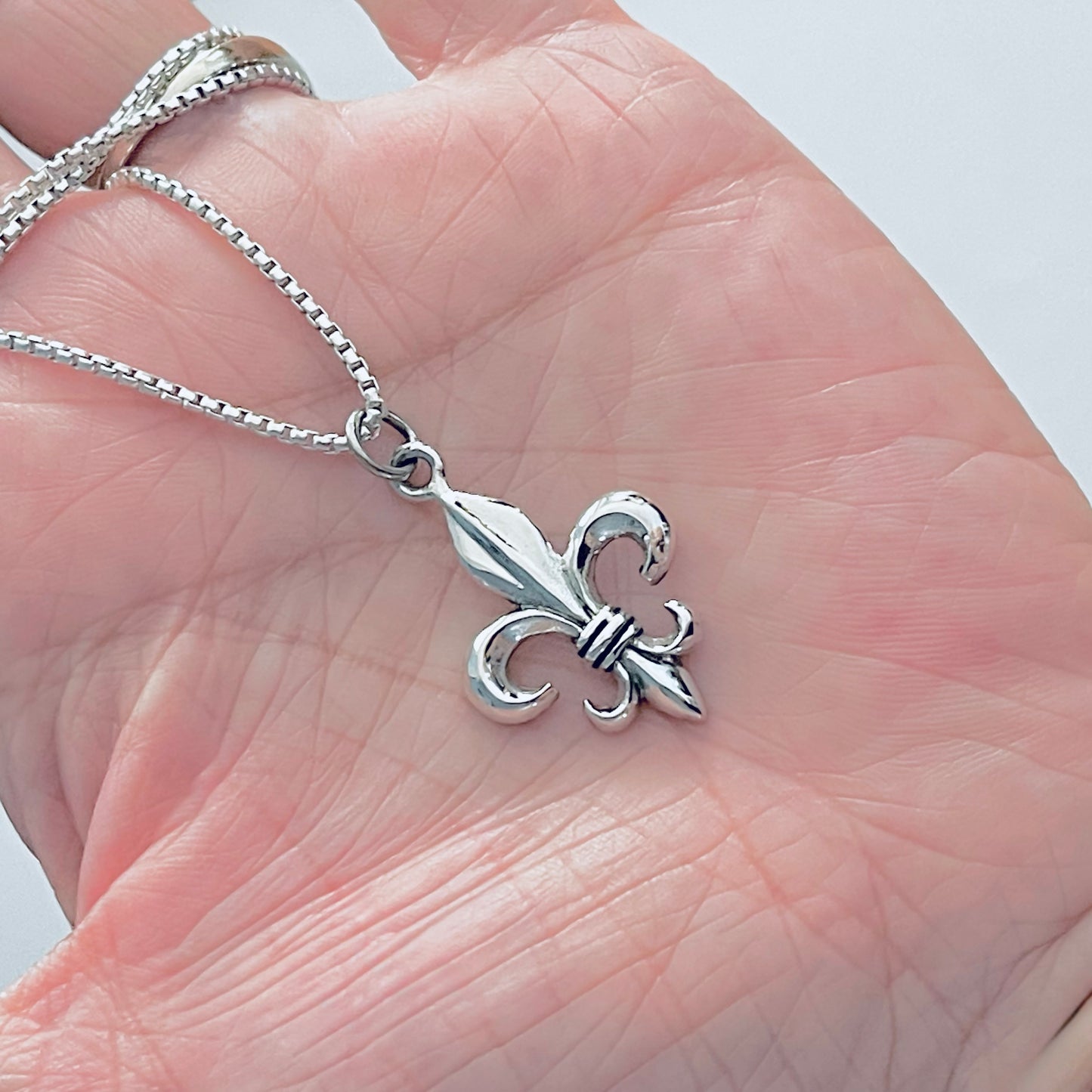 Sterling Silver Saints Fleur de Lis Necklace – France Symbol Lily Silver Pendant Chain