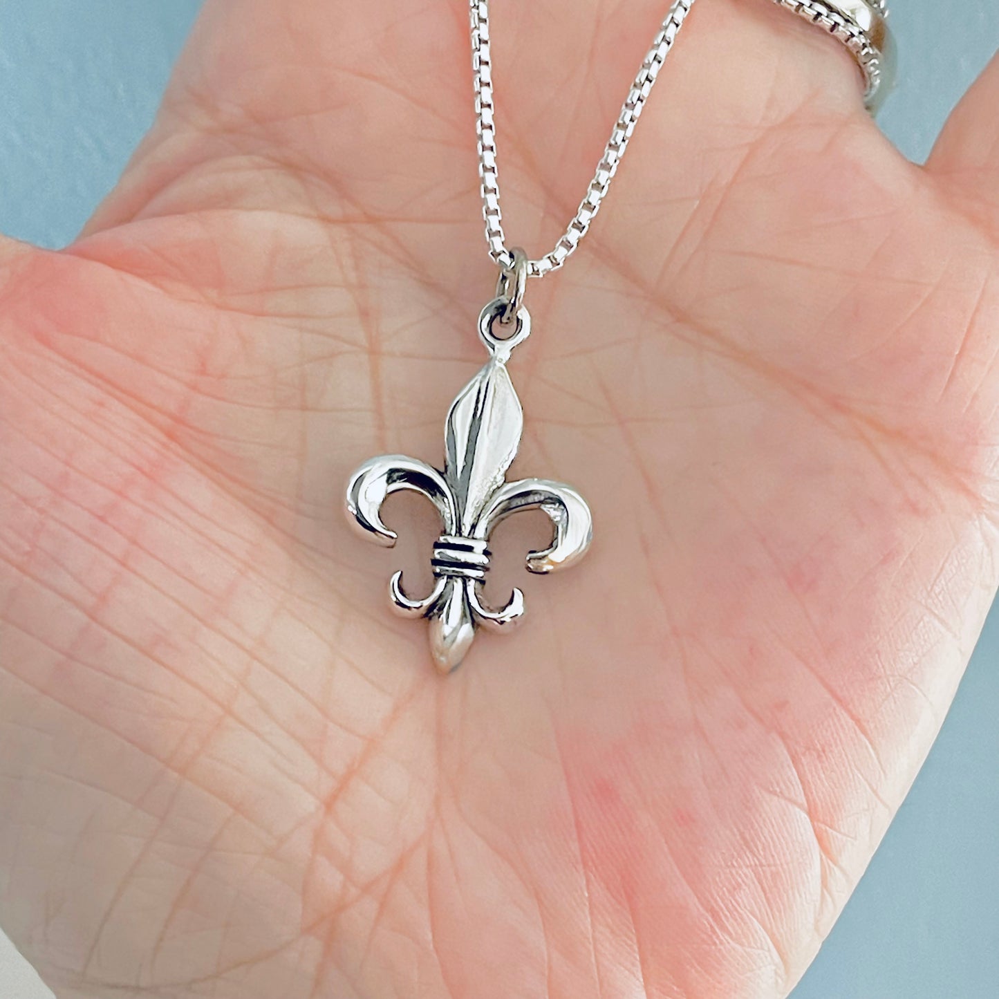 Sterling Silver Saints Fleur de Lis Necklace – France Symbol Lily Silver Pendant Chain