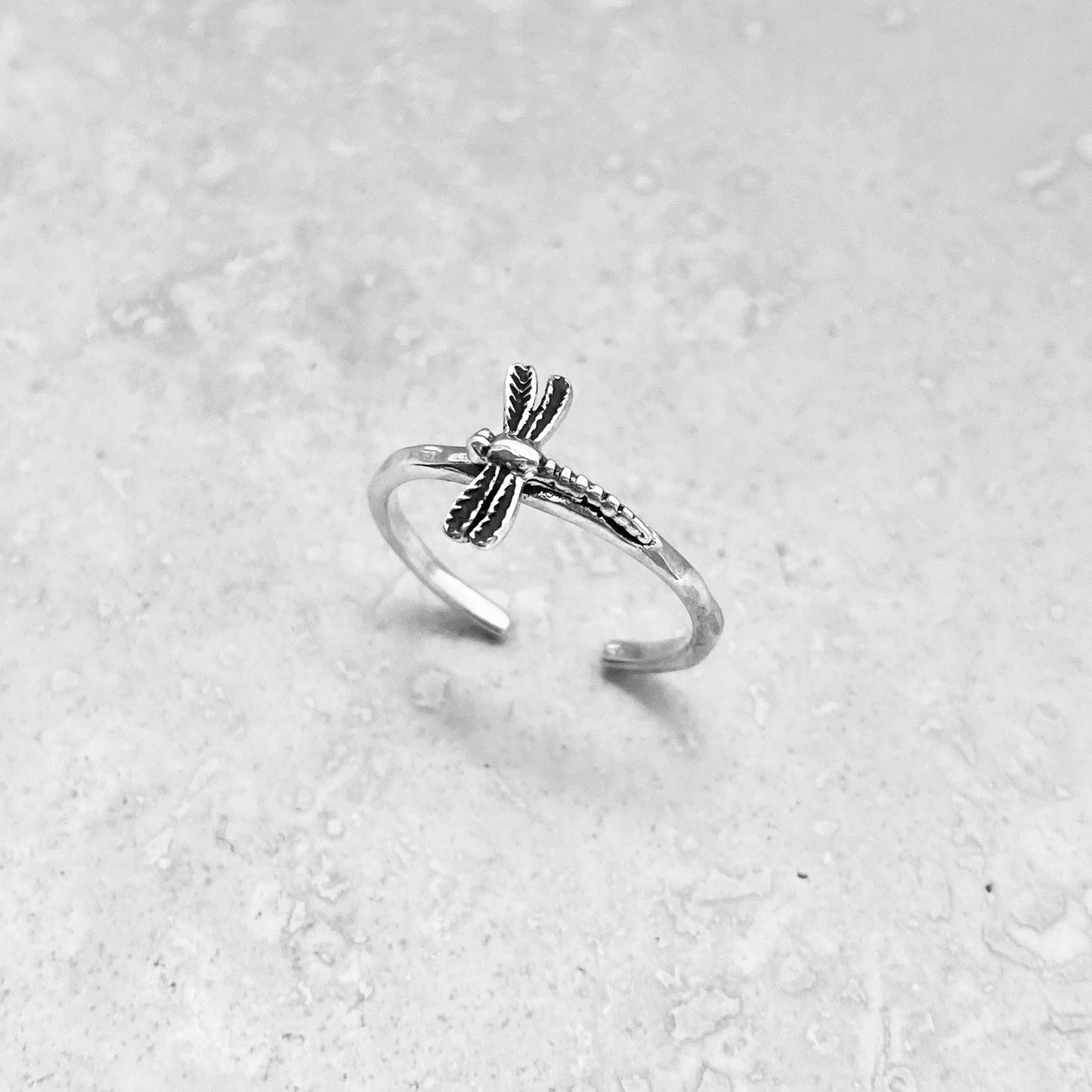 Sterling Silver Dragonfly Toe Ring with Hammered Band, Minimalist Silver Rings