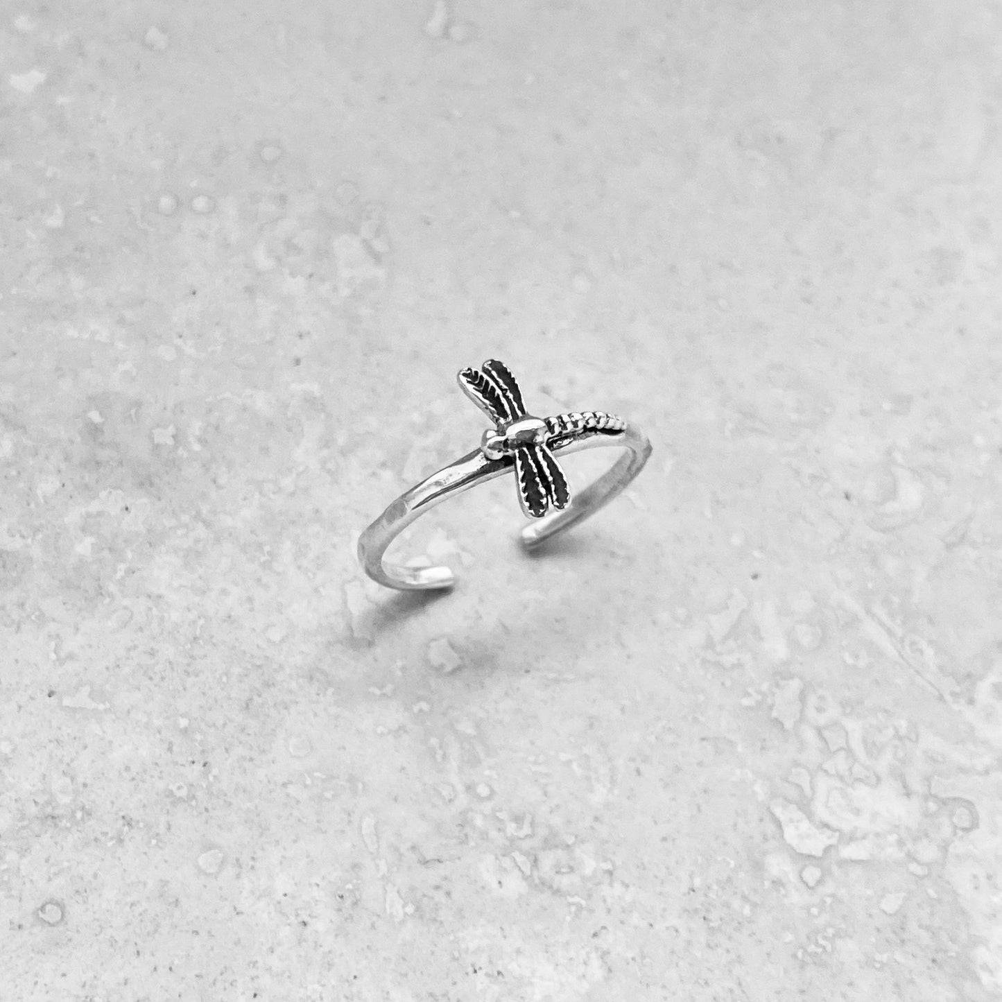 Sterling Silver Dragonfly Toe Ring with Hammered Band, Minimalist Silver Rings