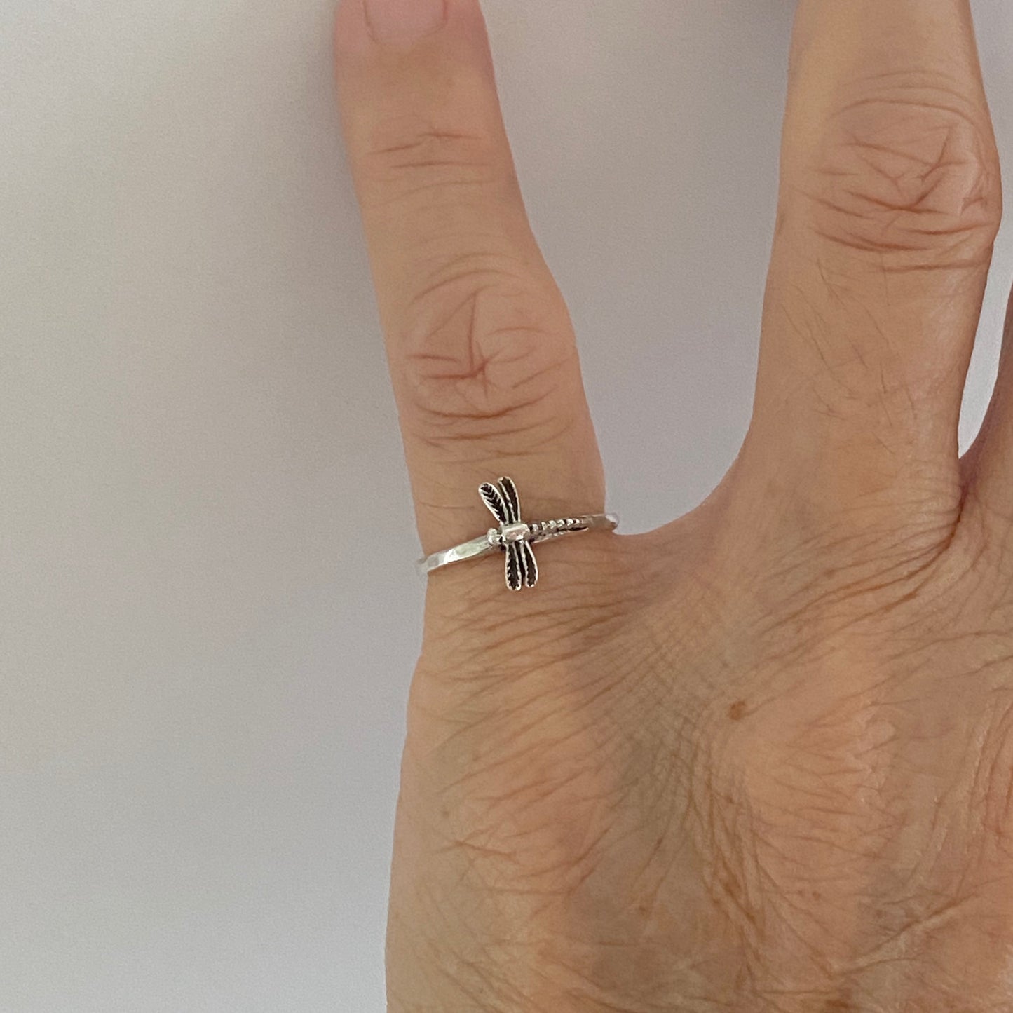 Sterling Silver Dragonfly Toe Ring with Hammered Band, Minimalist Silver Rings