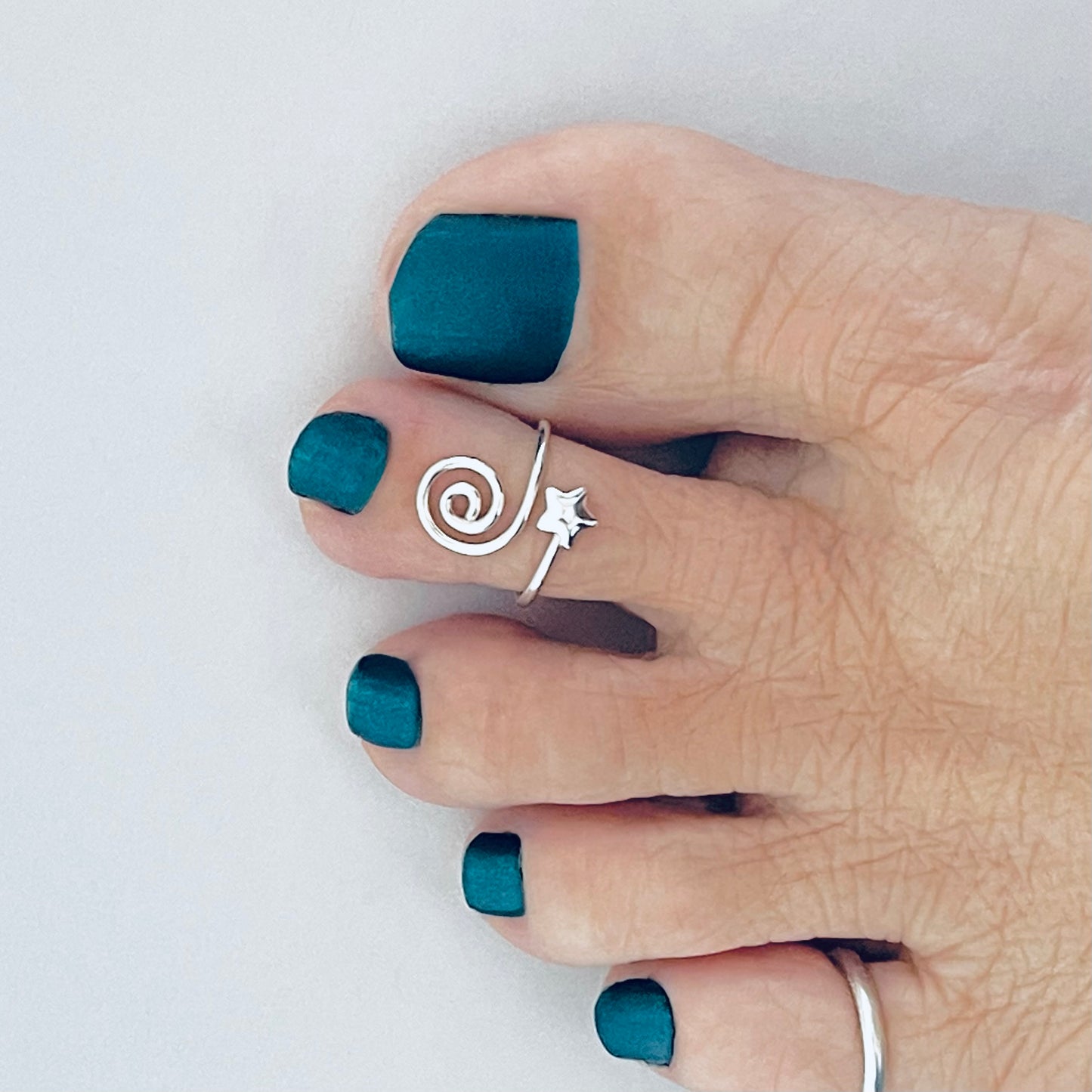 Sterling Silver Delicate Wire Spiral and Star Toe Ring, Celestial Jewelry, Swirl Rings, Stars