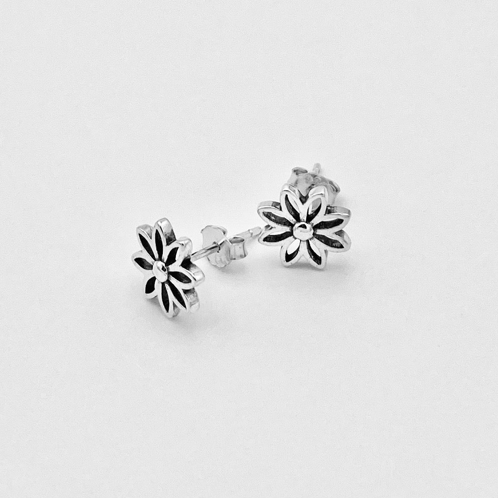 Sterling Silver Daisy Stud Earrings, Flower Earring, Floral Jewelry