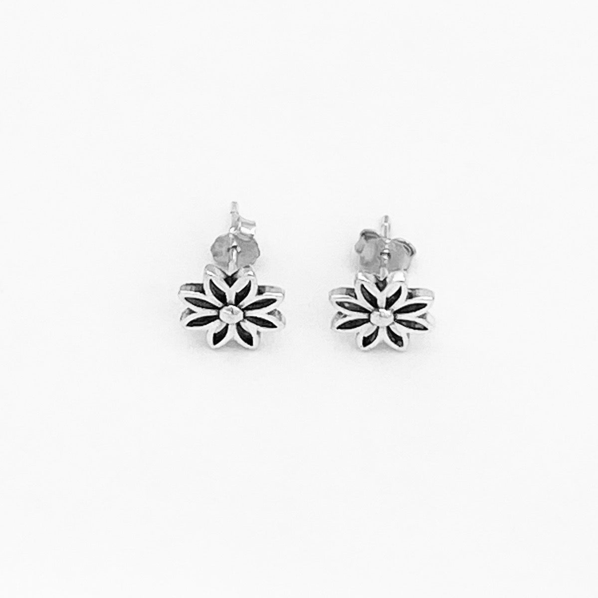 Sterling Silver Daisy Stud Earrings, Flower Earring, Floral Jewelry