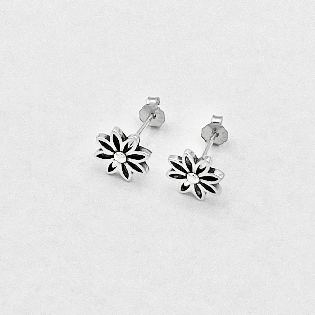 Sterling Silver Daisy Stud Earrings, Flower Earring, Floral Jewelry