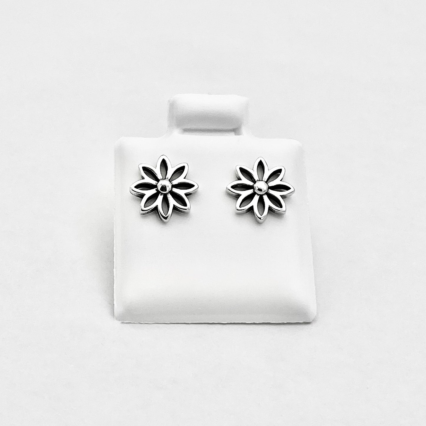 Sterling Silver Daisy Stud Earrings, Flower Earring, Floral Jewelry