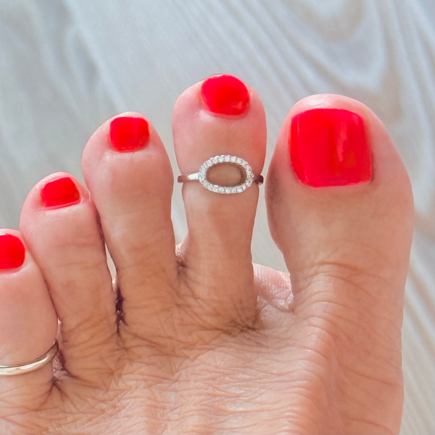 925 Sterling Silver Halo CZ Toe Ring | Dainty Open Circle & Midi Rings