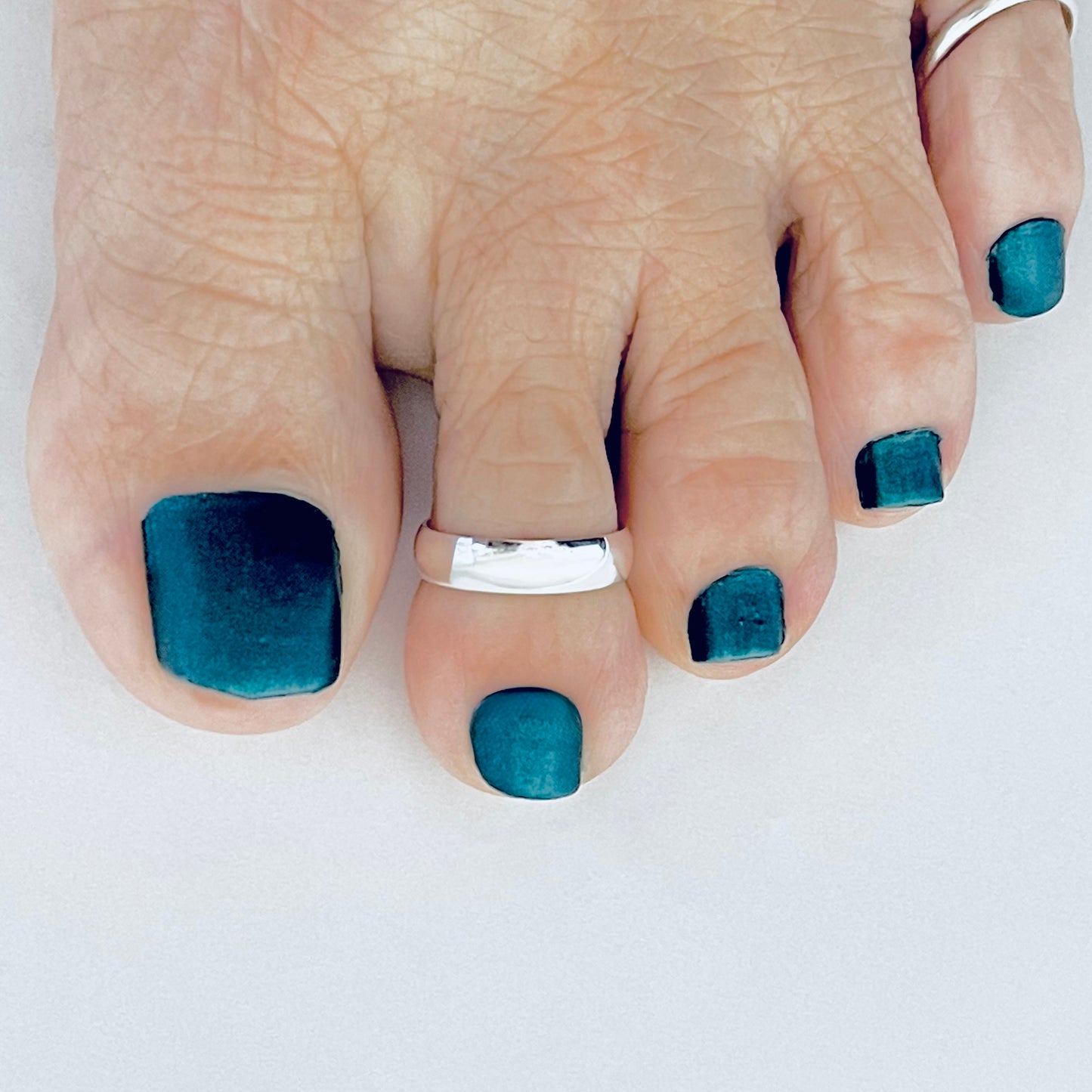 925 Sterling Silver Plain 4mm Band Toe Ring | Stackable Midi Bold Silver Rings