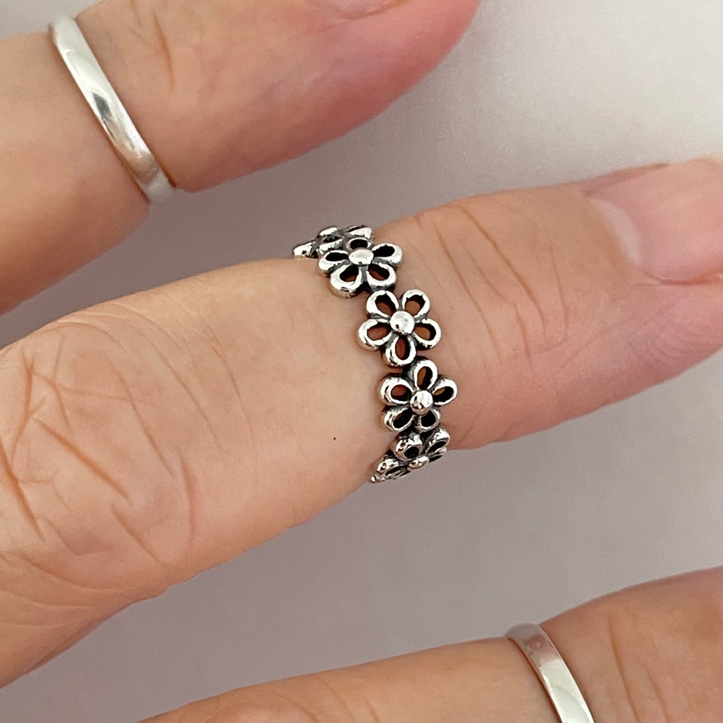 Sterling Silver Eternity Daisy Toe Ring, Silver Flower Rings, Adjustable Ring