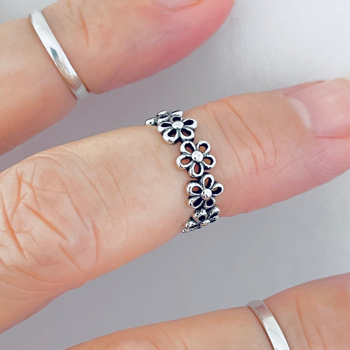 Sterling Silver Eternity Forget-Me-Not Flower Toe Ring – Floral Daisy Silver Rings