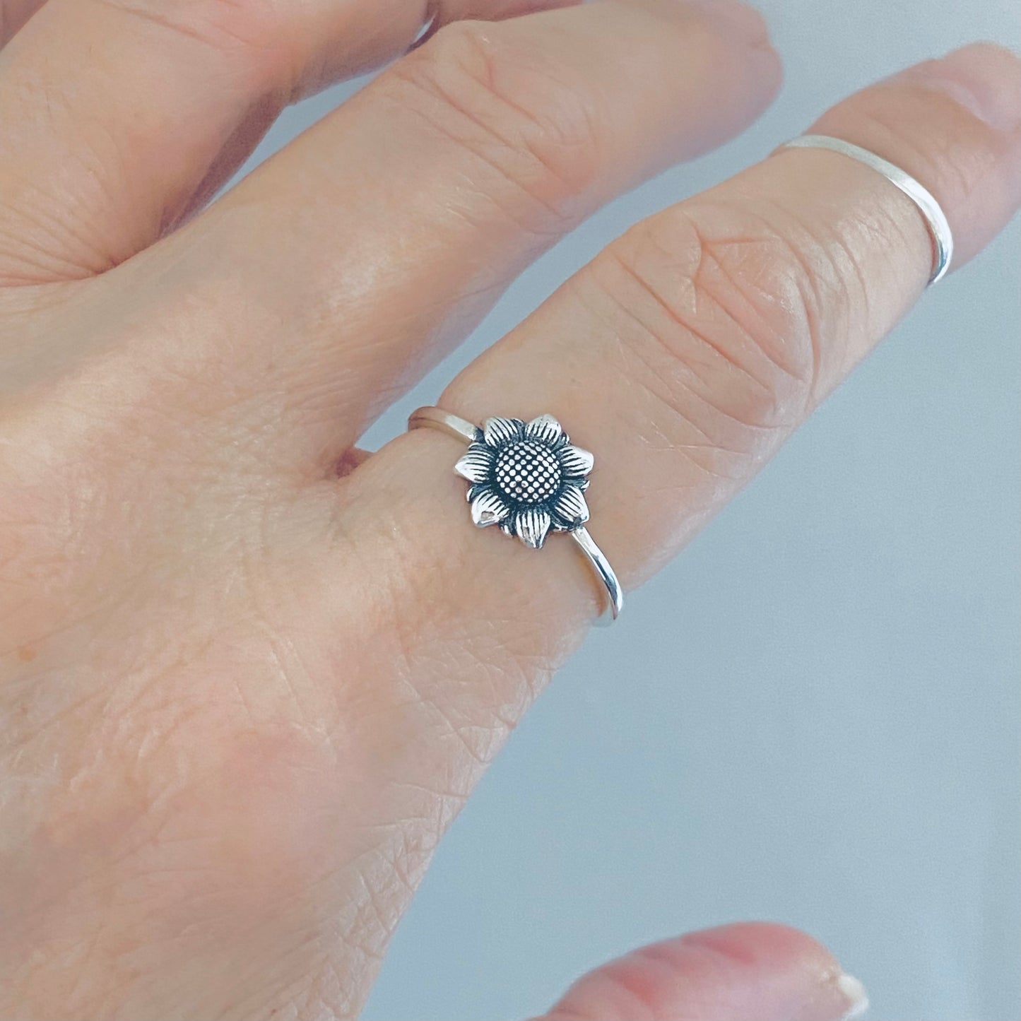Sterling Silver Dainty Sunflower Ring – Floral Sunshine Silver Ring