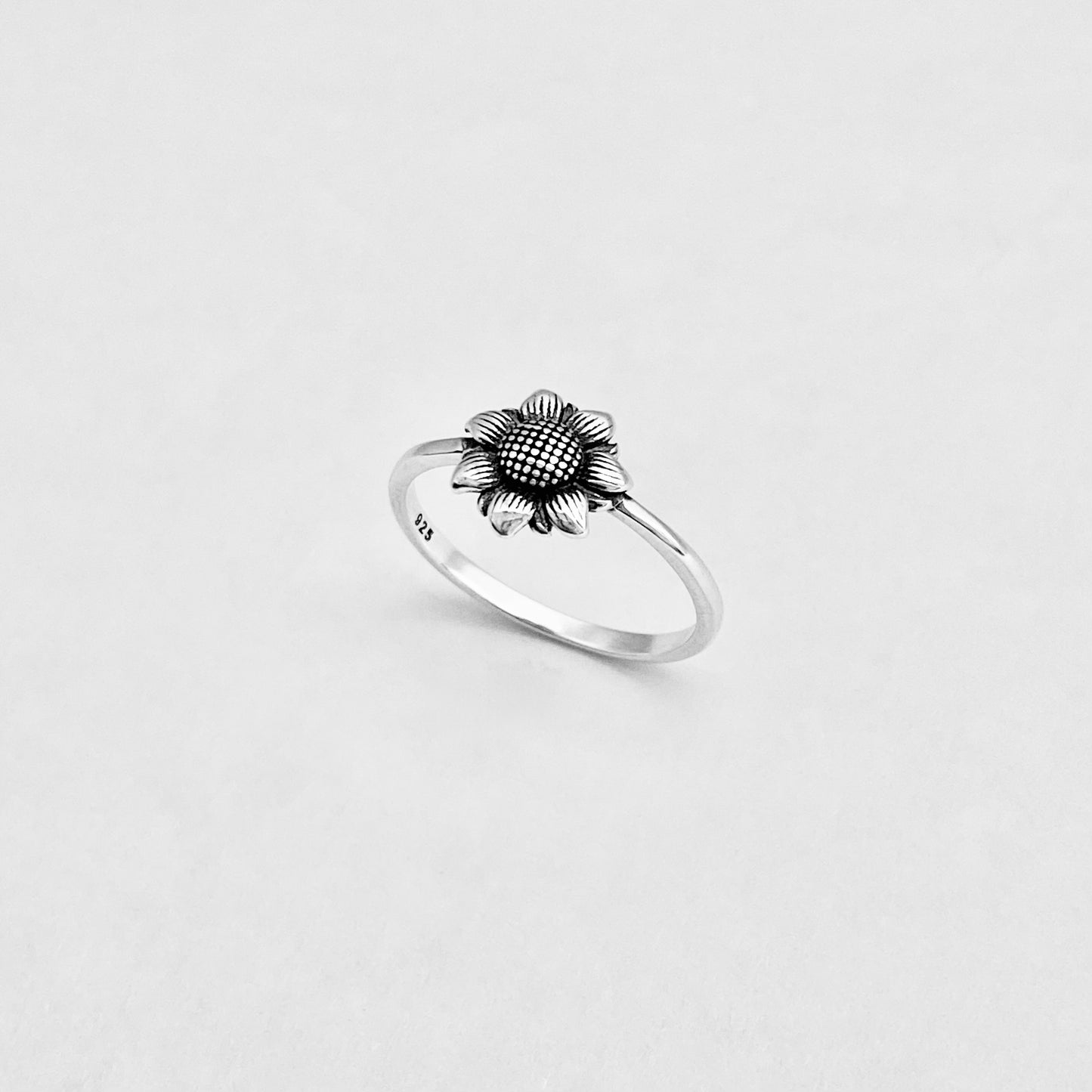 Sterling Silver Dainty Sunflower Ring – Floral Sunshine Silver Ring