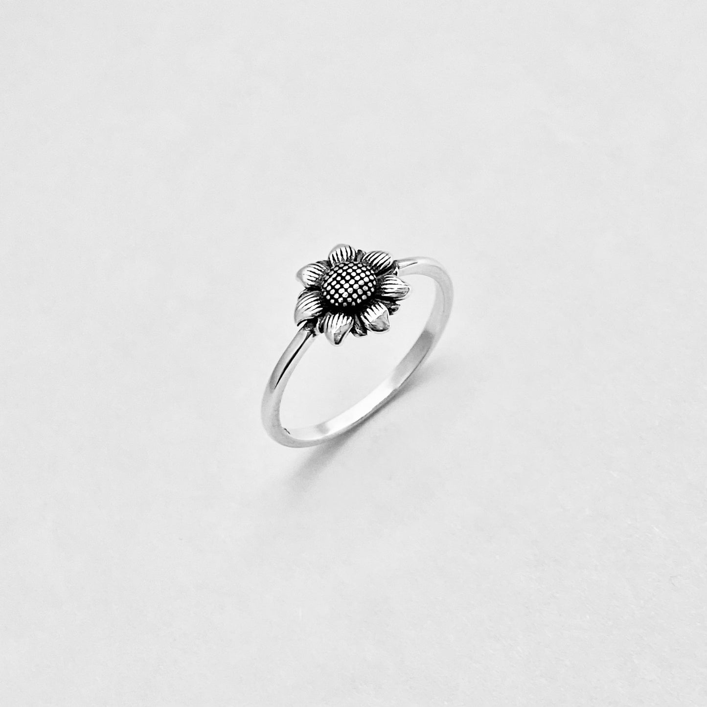 Sterling Silver Dainty Sunflower Ring – Floral Sunshine Silver Ring