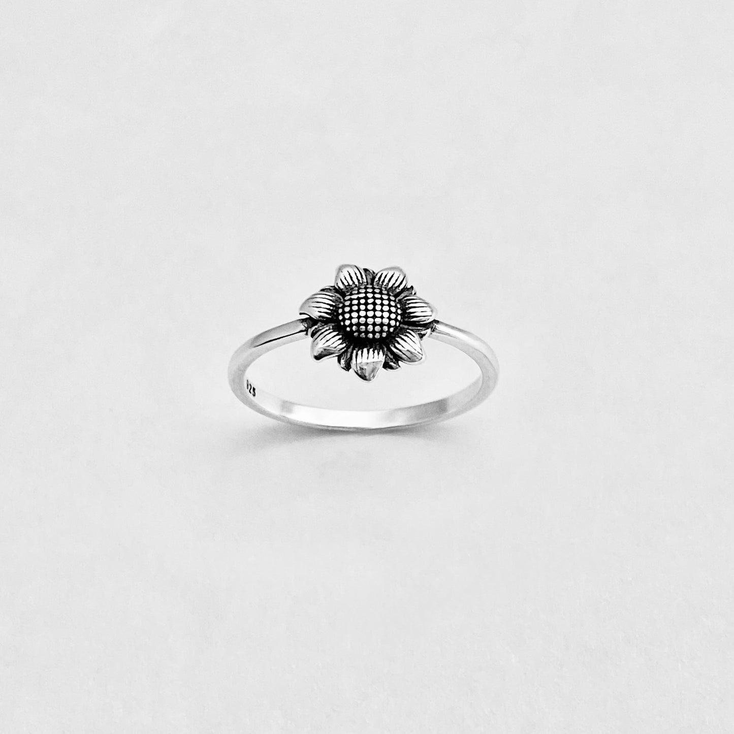 Sterling Silver Dainty Sunflower Ring – Floral Sunshine Silver Ring