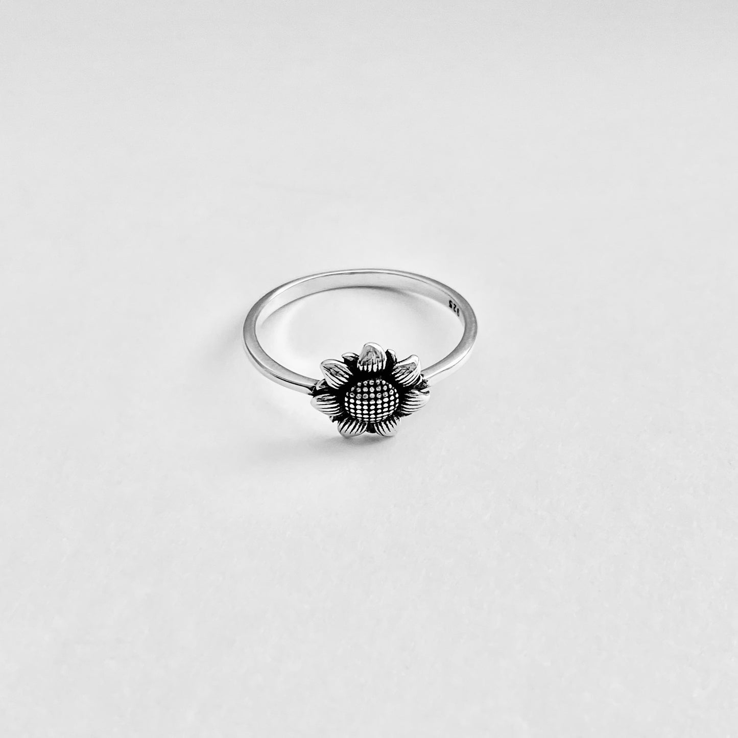 Sterling Silver Dainty Sunflower Ring – Floral Sunshine Silver Ring