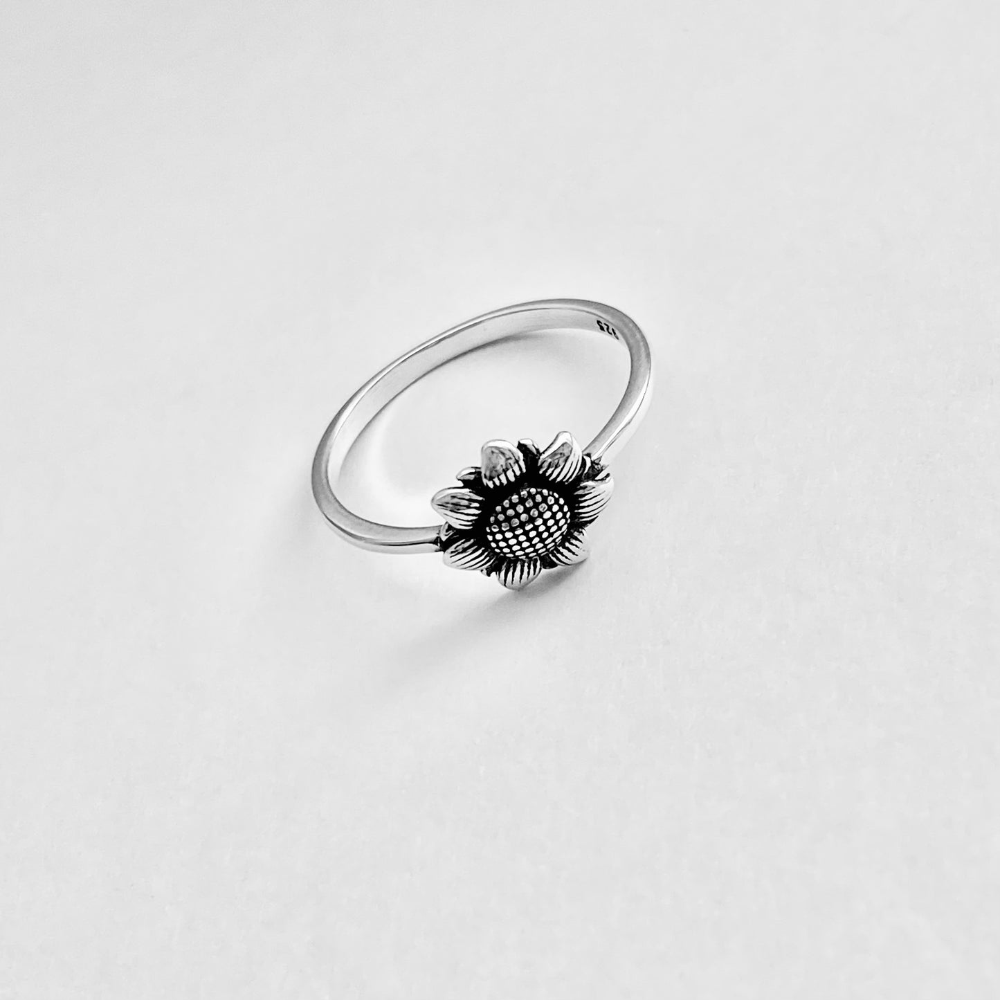 Sterling Silver Dainty Sunflower Ring – Floral Sunshine Silver Ring