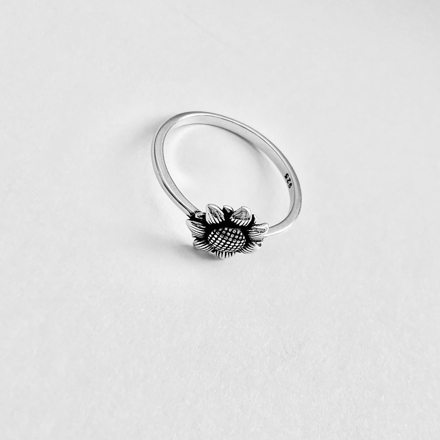 Sterling Silver Dainty Sunflower Ring – Floral Sunshine Silver Ring