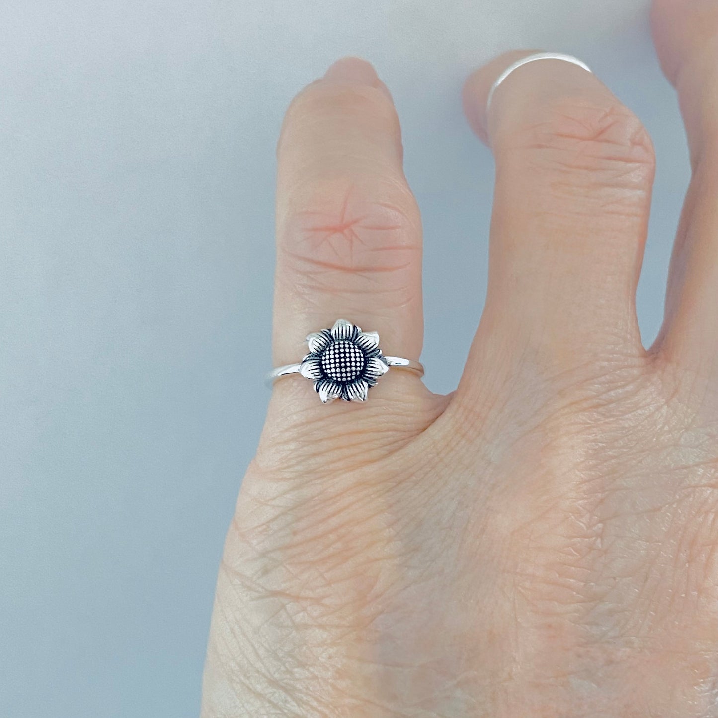 Sterling Silver Dainty Sunflower Ring – Floral Sunshine Silver Ring