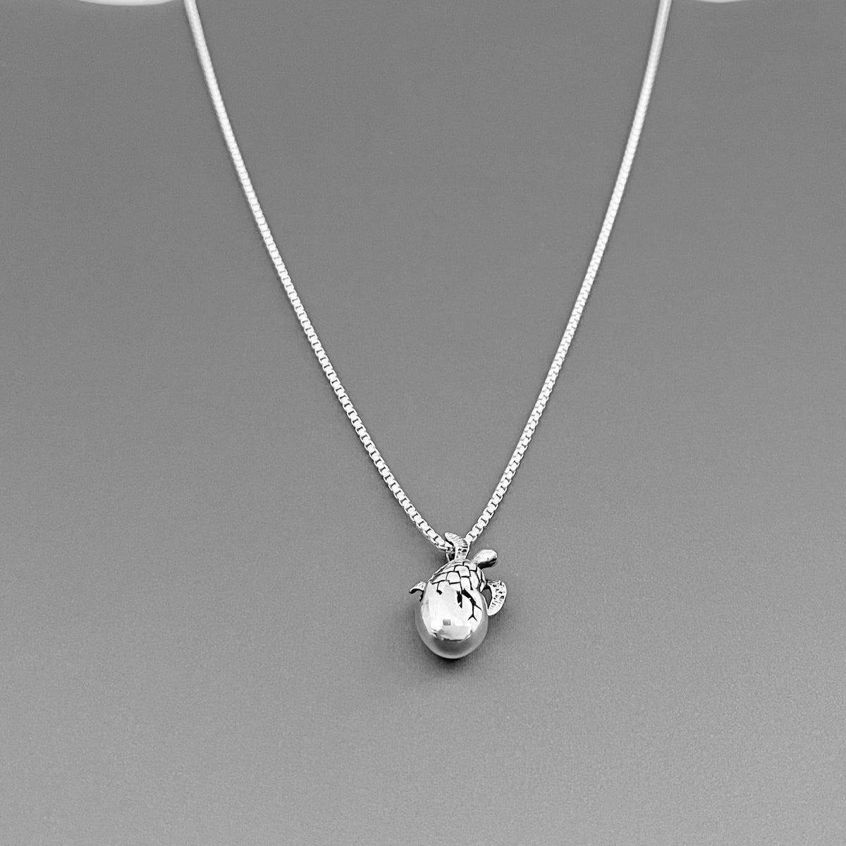 925 Sterling Silver Turtle Hatchling Necklace – Moving Head & Legs