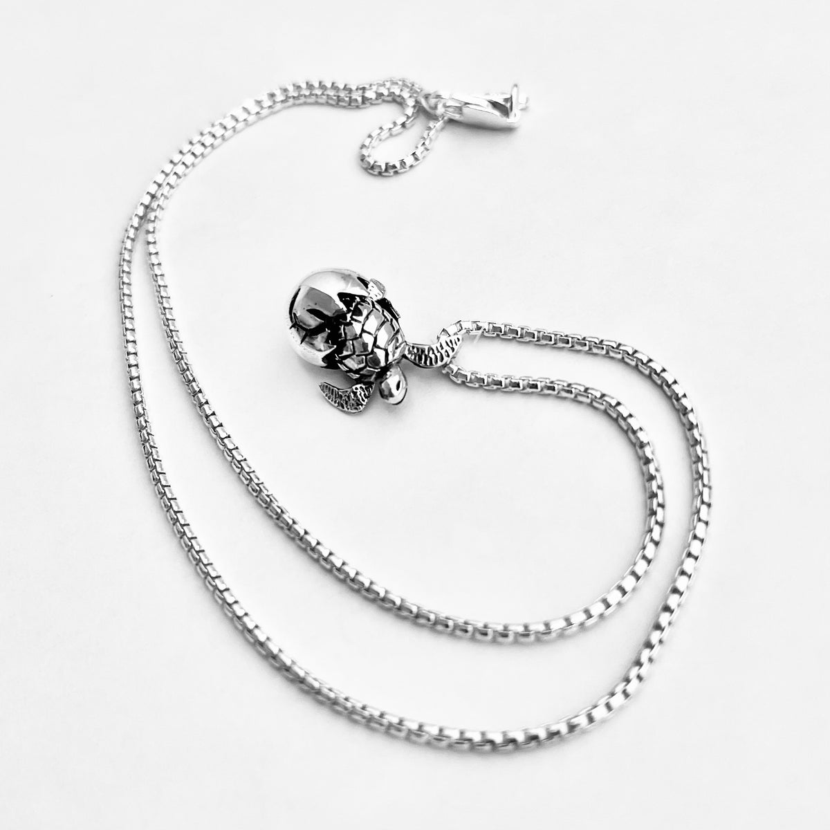 925 Sterling Silver Turtle Hatchling Necklace – Moving Head & Legs