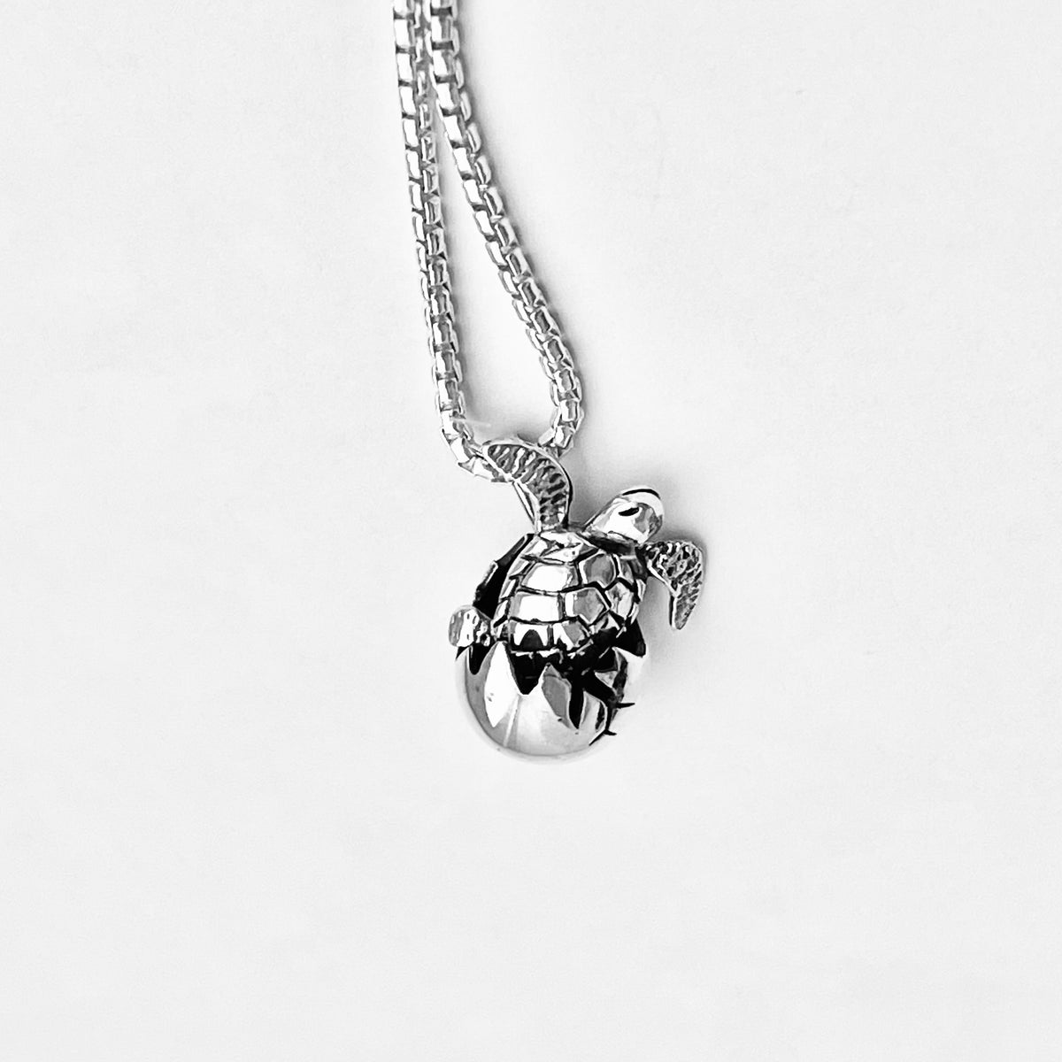 925 Sterling Silver Turtle Hatchling Necklace – Moving Head & Legs