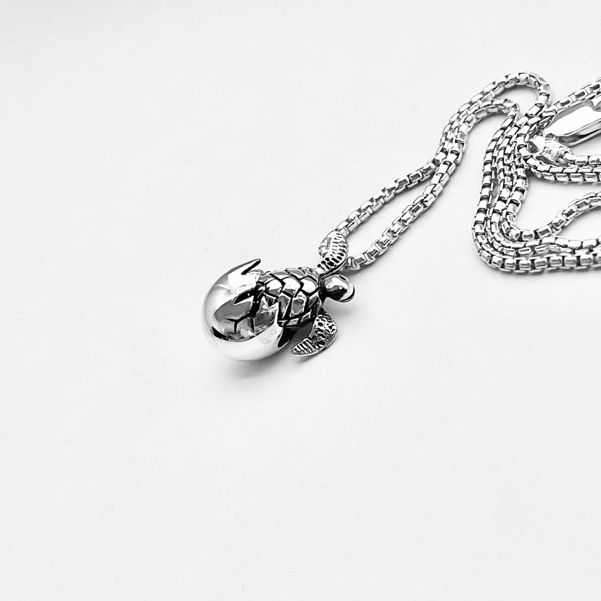 925 Sterling Silver Turtle Hatchling Necklace – Moving Head & Legs
