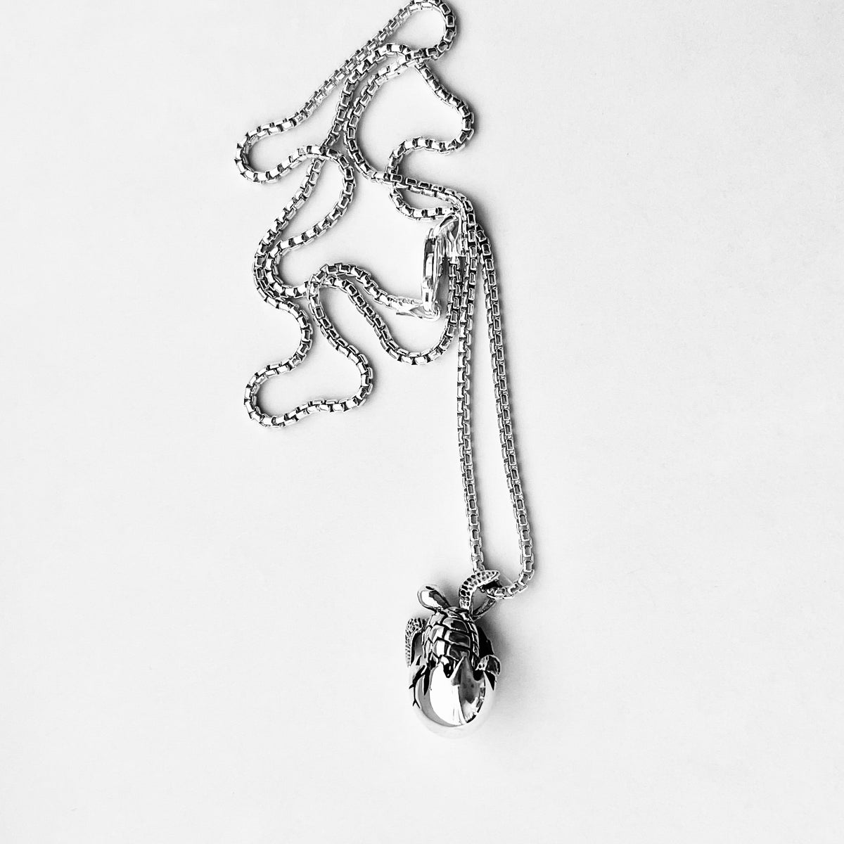 925 Sterling Silver Turtle Hatchling Necklace – Moving Head & Legs