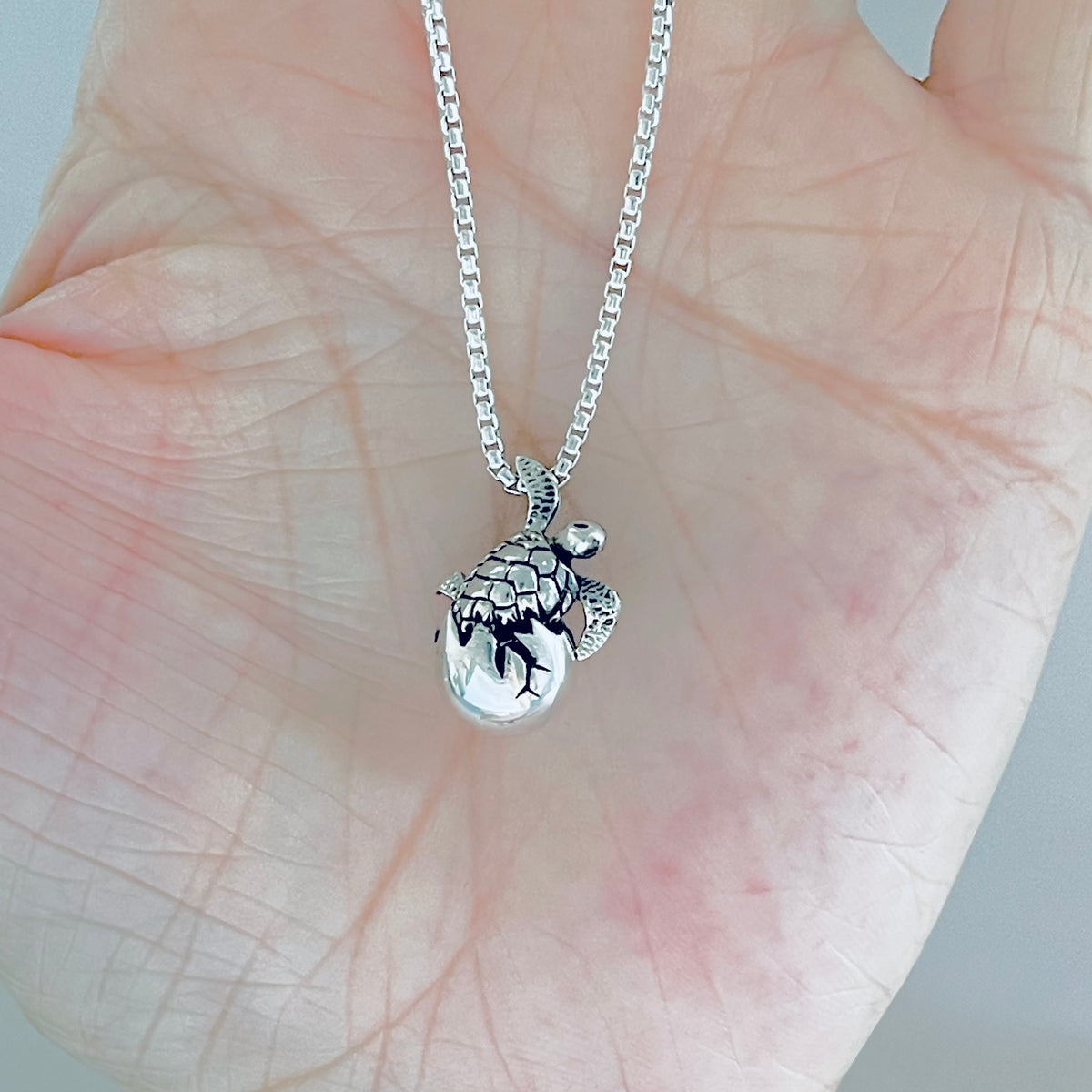 925 Sterling Silver Turtle Hatchling Necklace – Moving Head & Legs