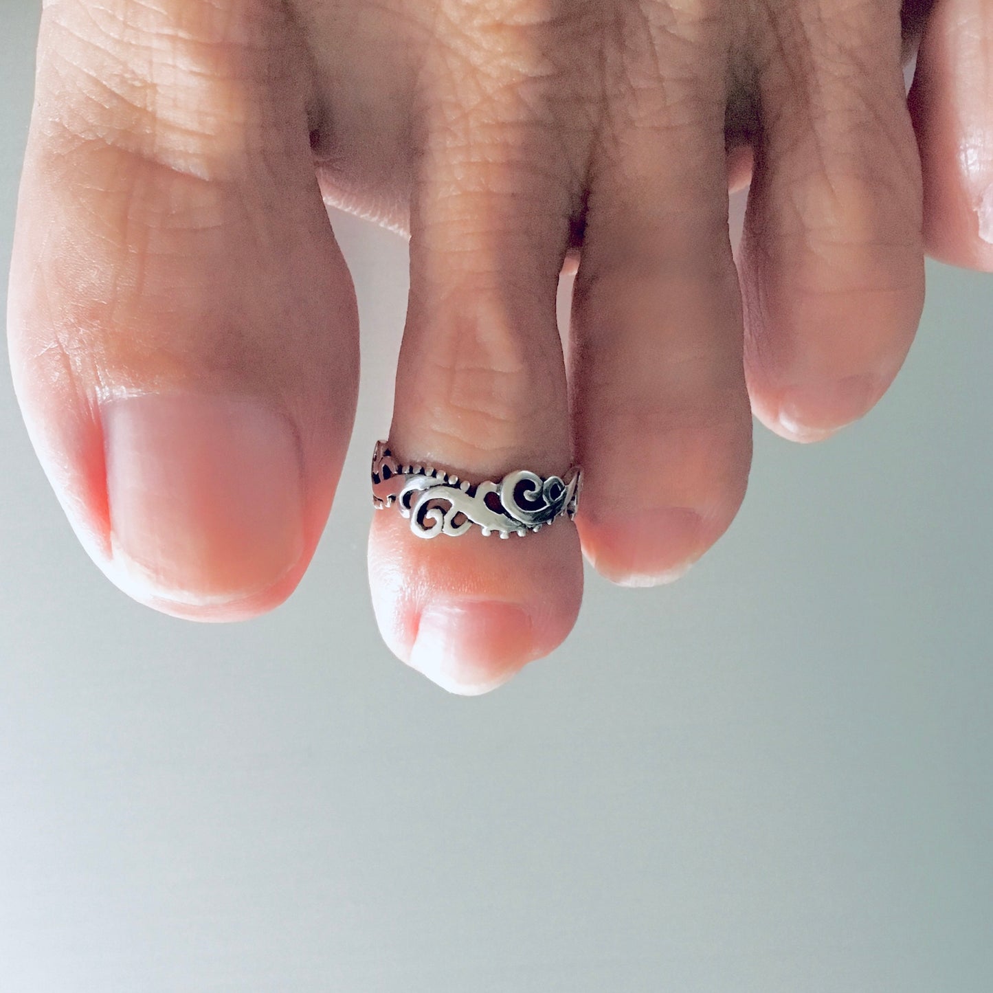 925 Sterling Silver Dainty Swirl Band Toe Ring | Swirly Midi Pinky Silver Rings