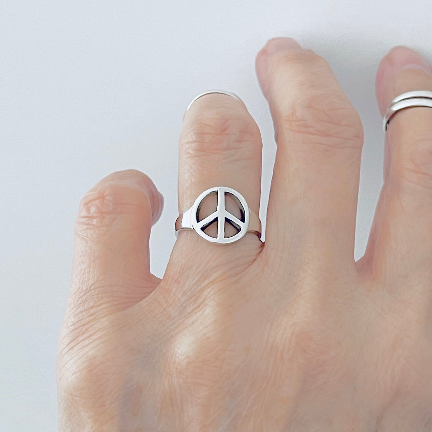 Sterling Silver High Polish Peace Sign Ring – Boho Love Unity Silver Rings