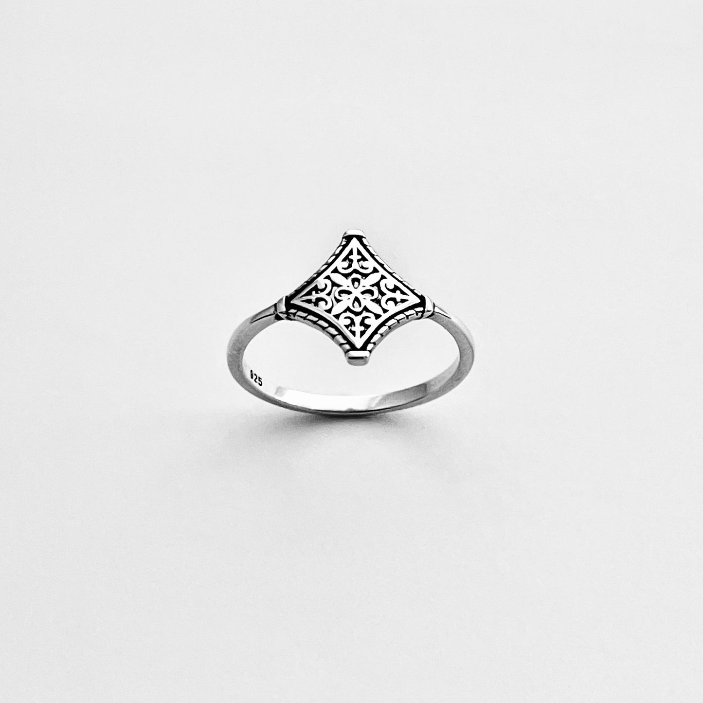Sterling Silver Dainty Filigree Tapestry Ring – Mandala Boho Silver Ring