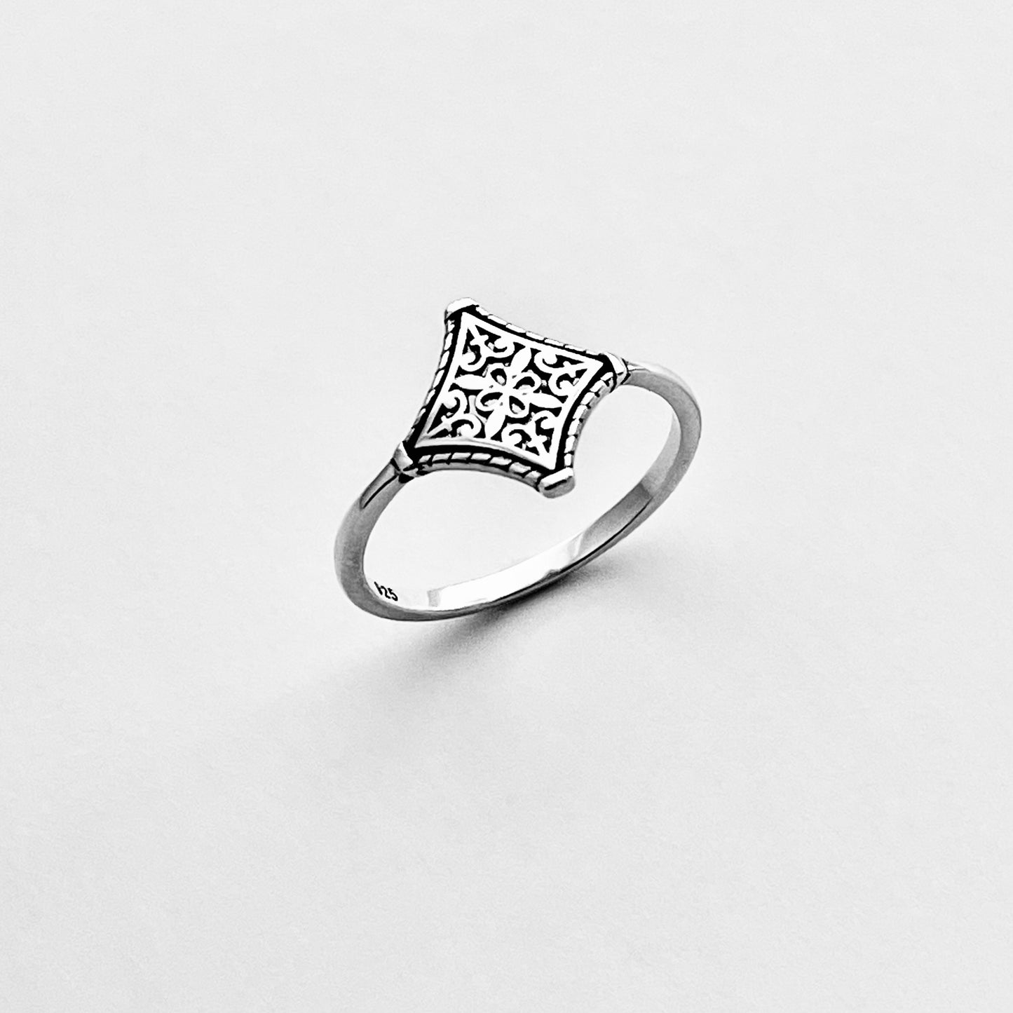 Sterling Silver Dainty Filigree Tapestry Ring – Mandala Boho Silver Ring
